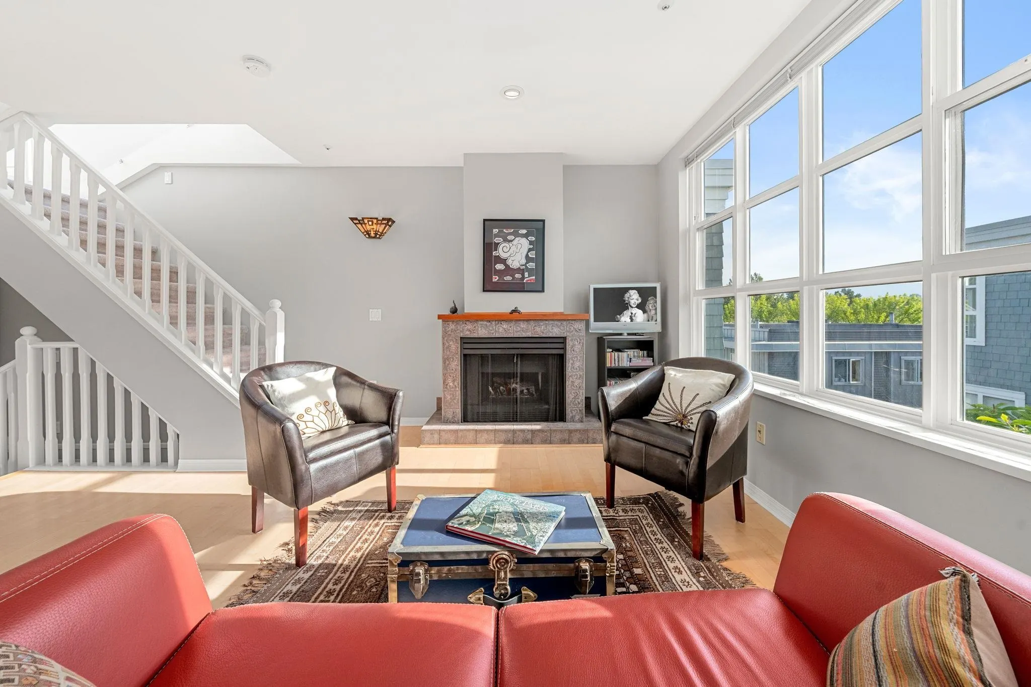 669 W 7th Avenue #207
