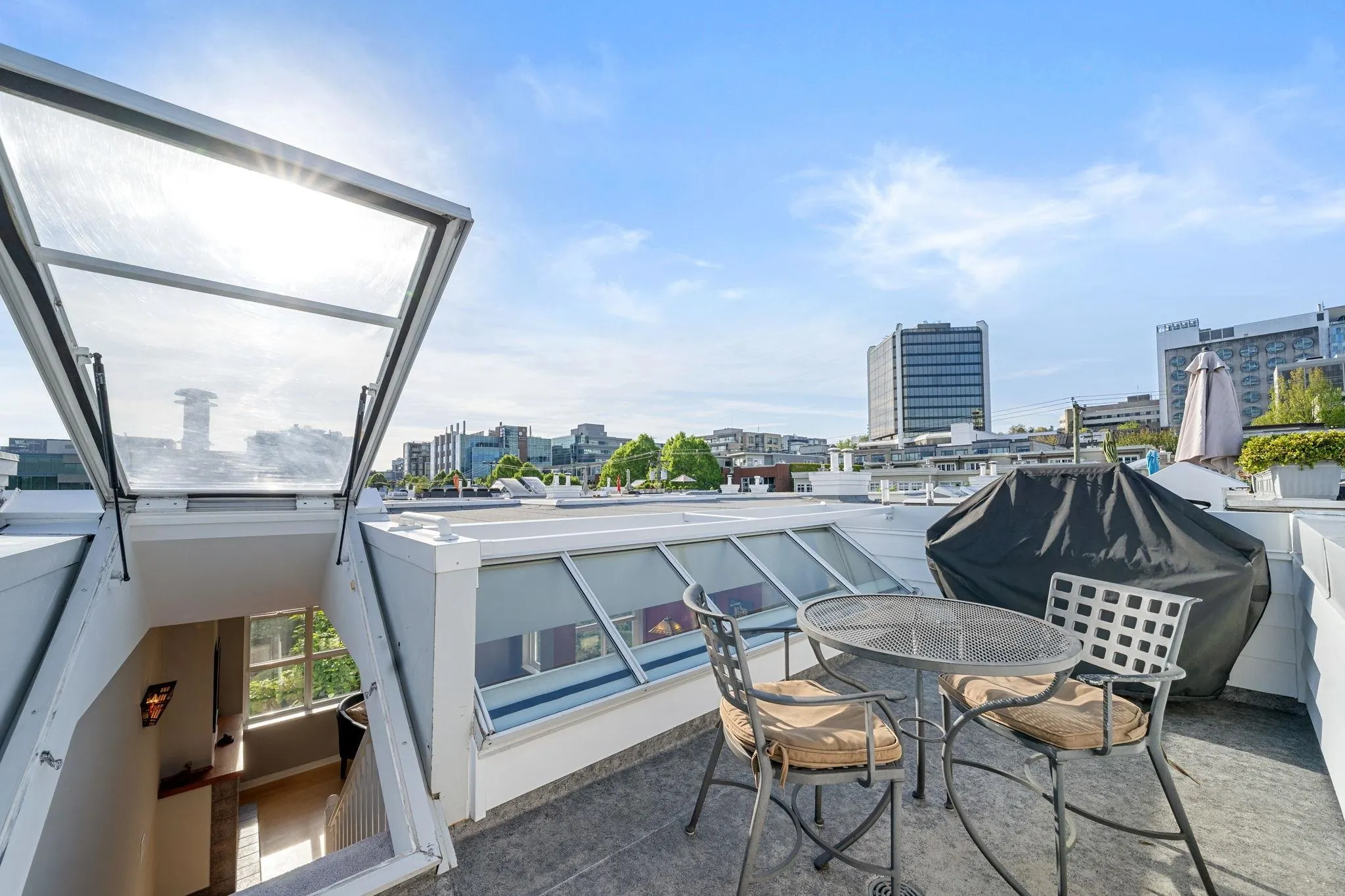 669 W 7th Avenue #207