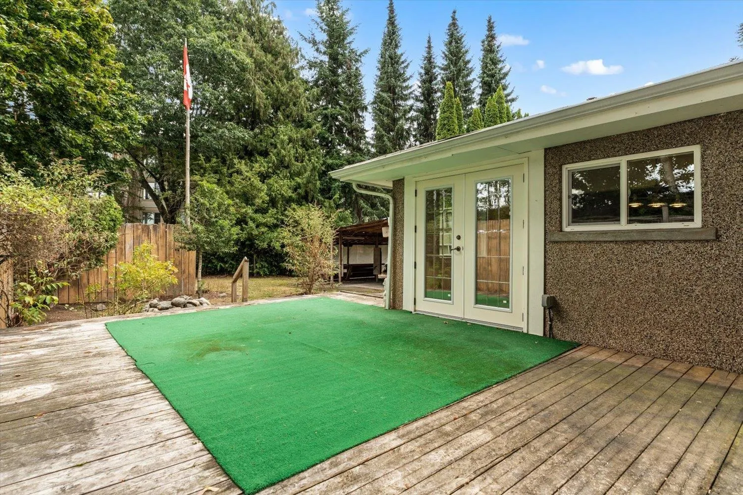 45695 Laura Crescent