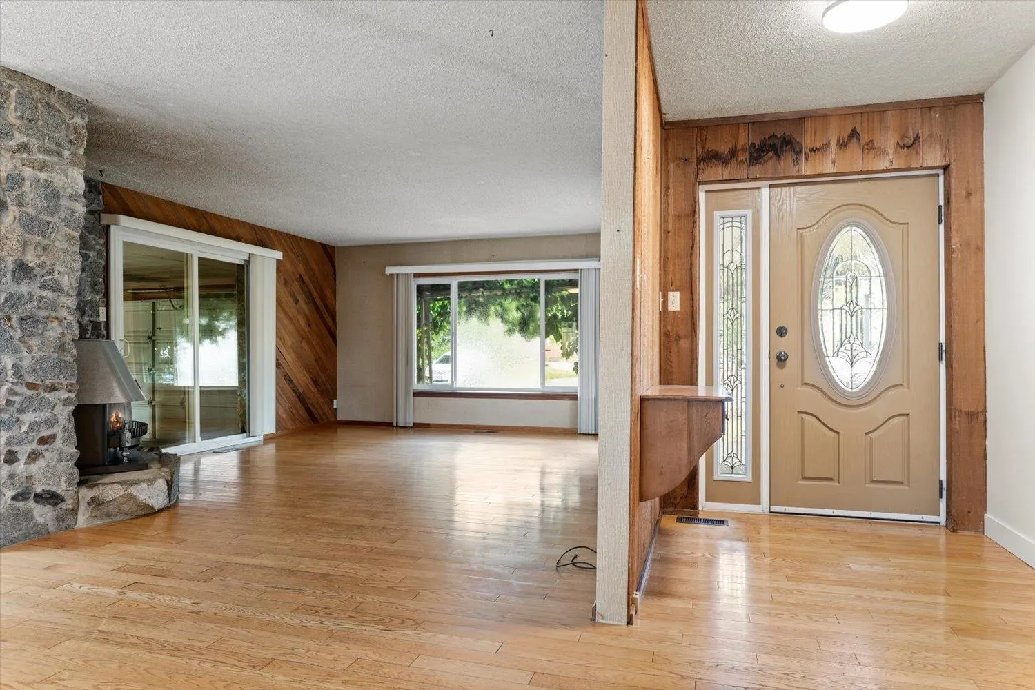 45695 Laura Crescent