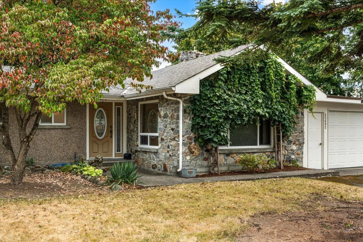 45695 Laura Crescent