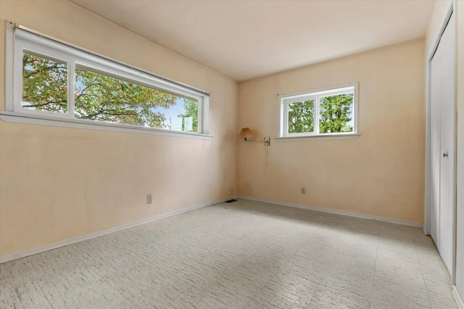 45695 Laura Crescent