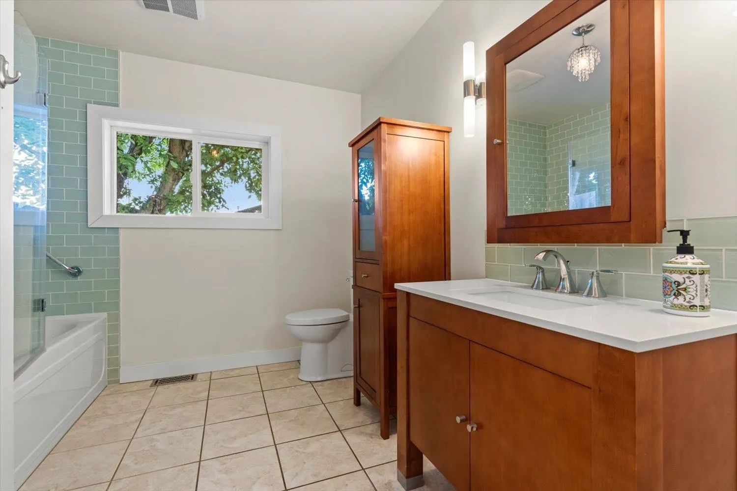 45695 Laura Crescent