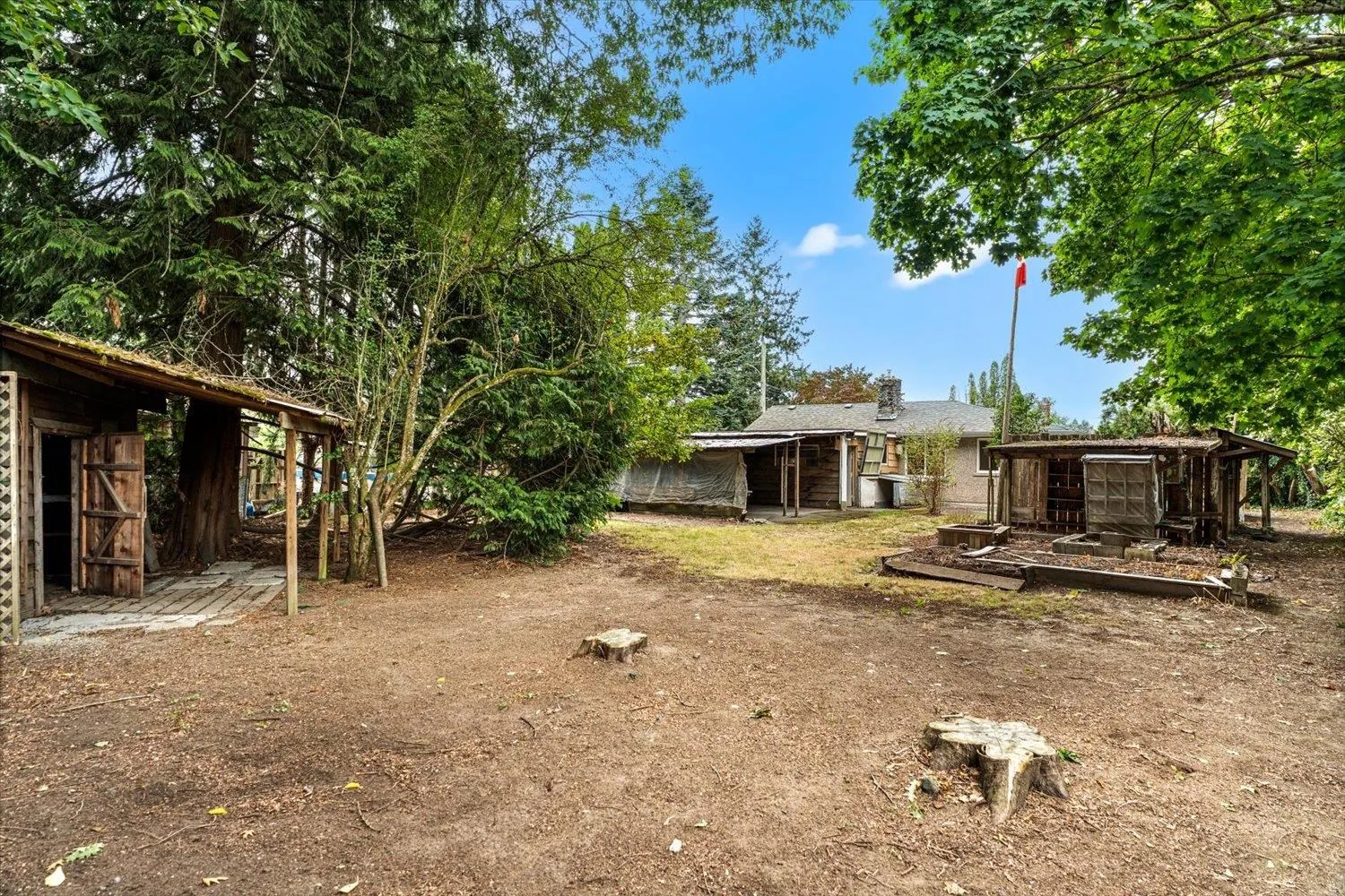 45695 Laura Crescent
