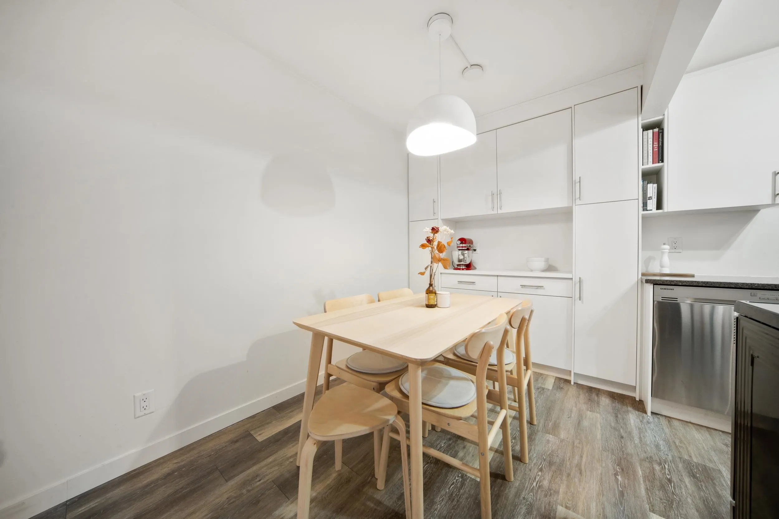 975 W 13th Avenue #209