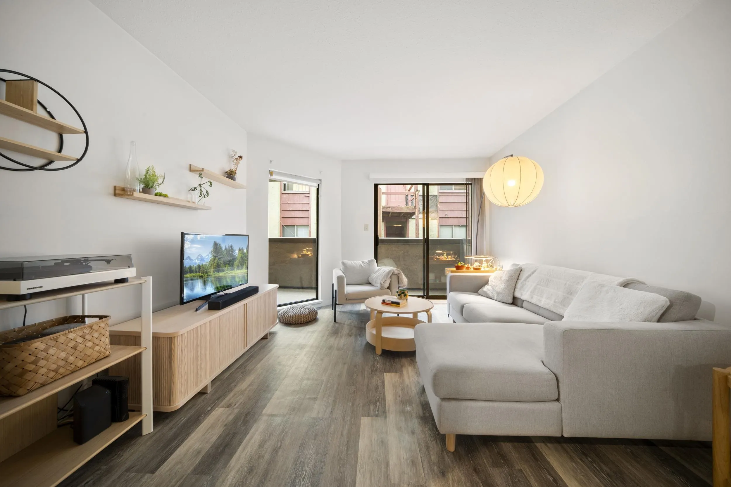 975 W 13th Avenue #209