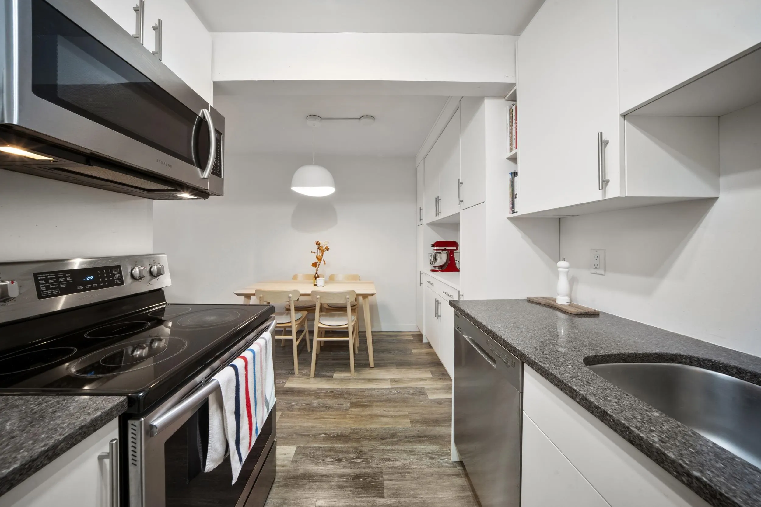 975 W 13th Avenue #209