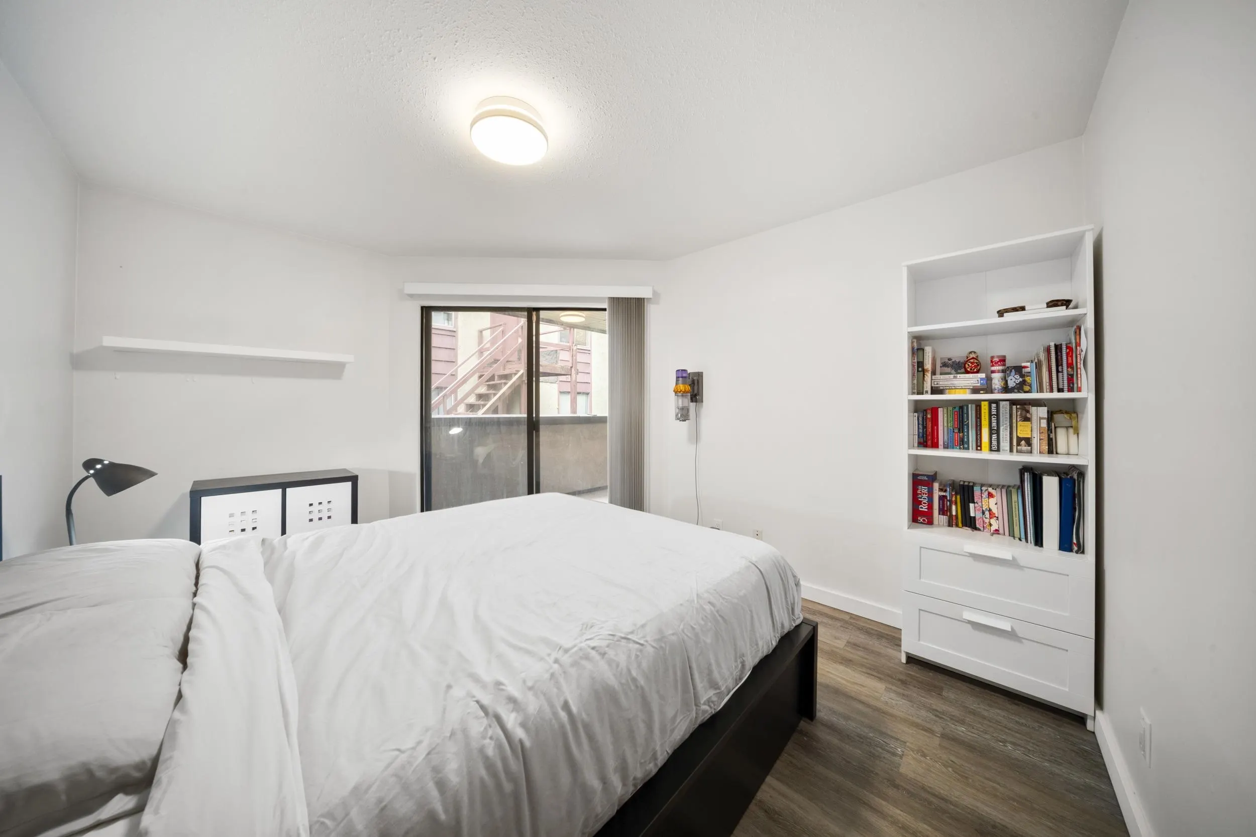 975 W 13th Avenue #209