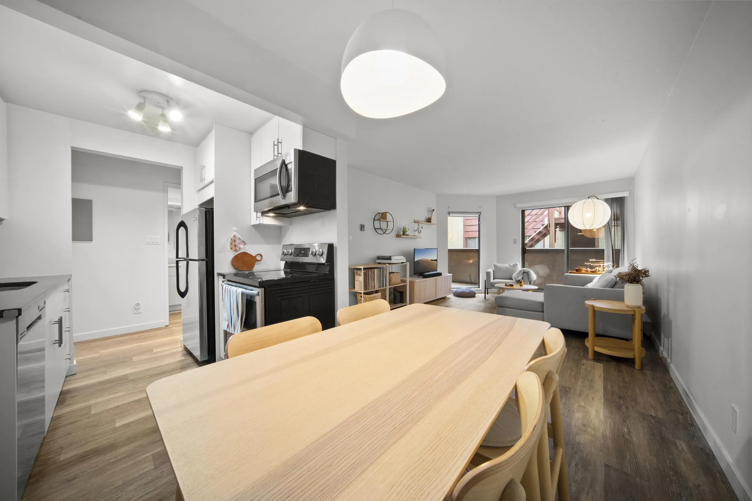 975 W 13th Avenue #209