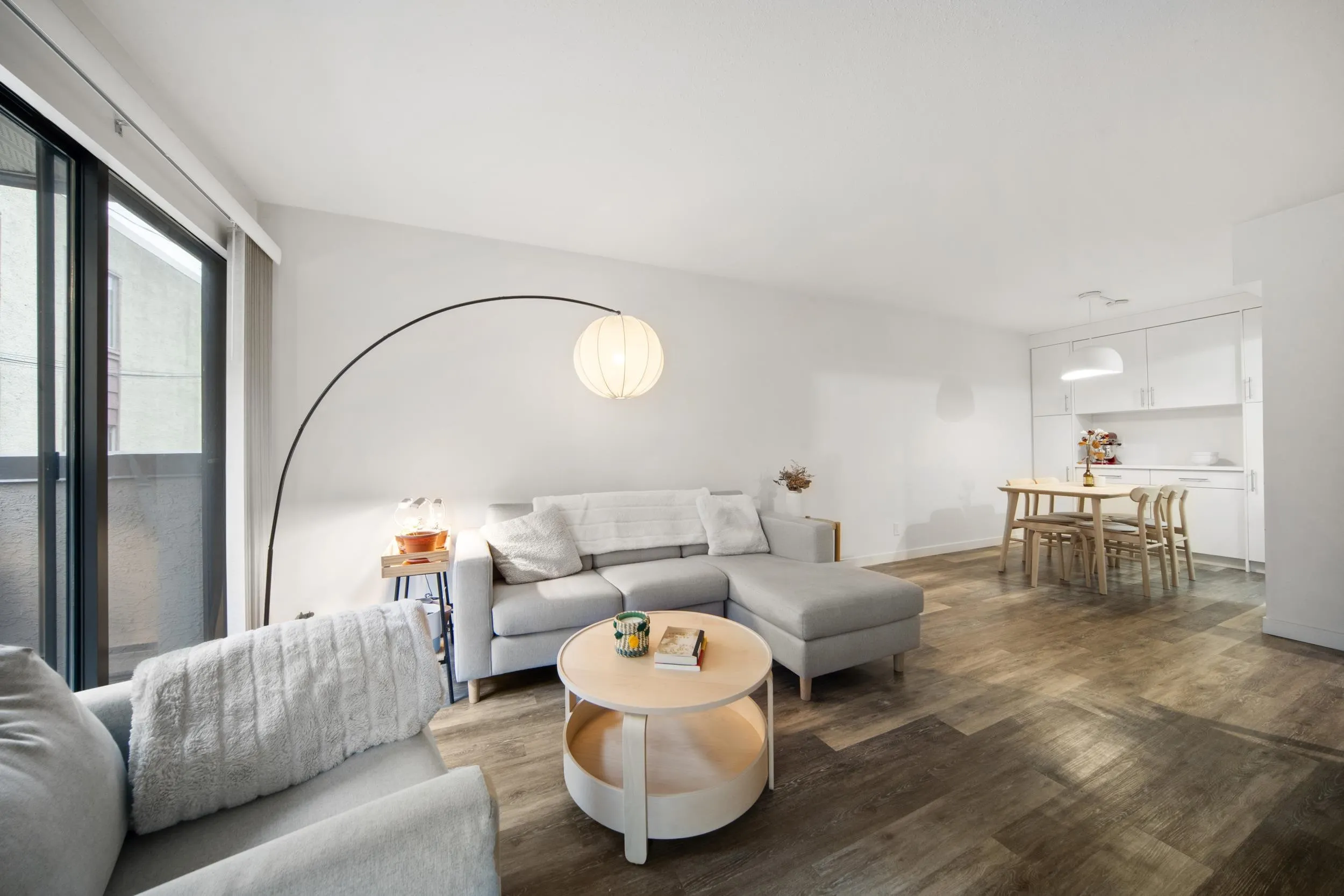 975 W 13th Avenue #209