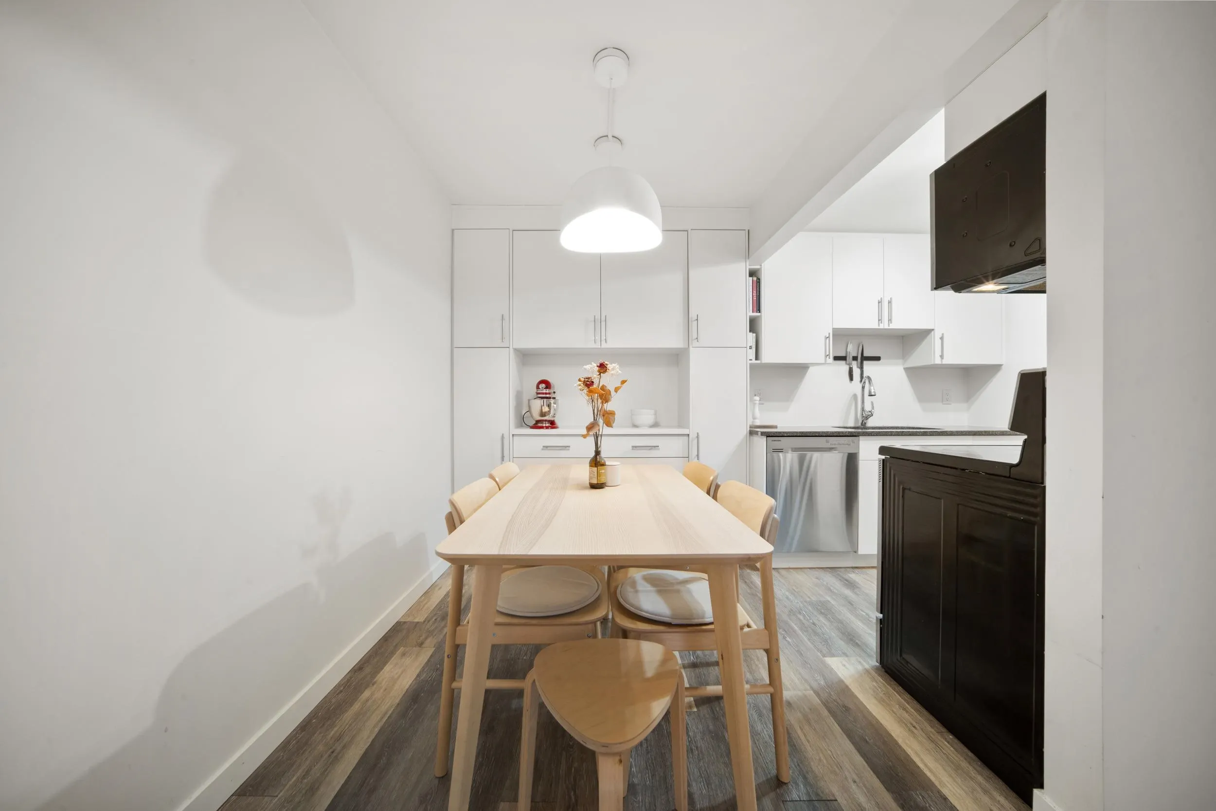 975 W 13th Avenue #209