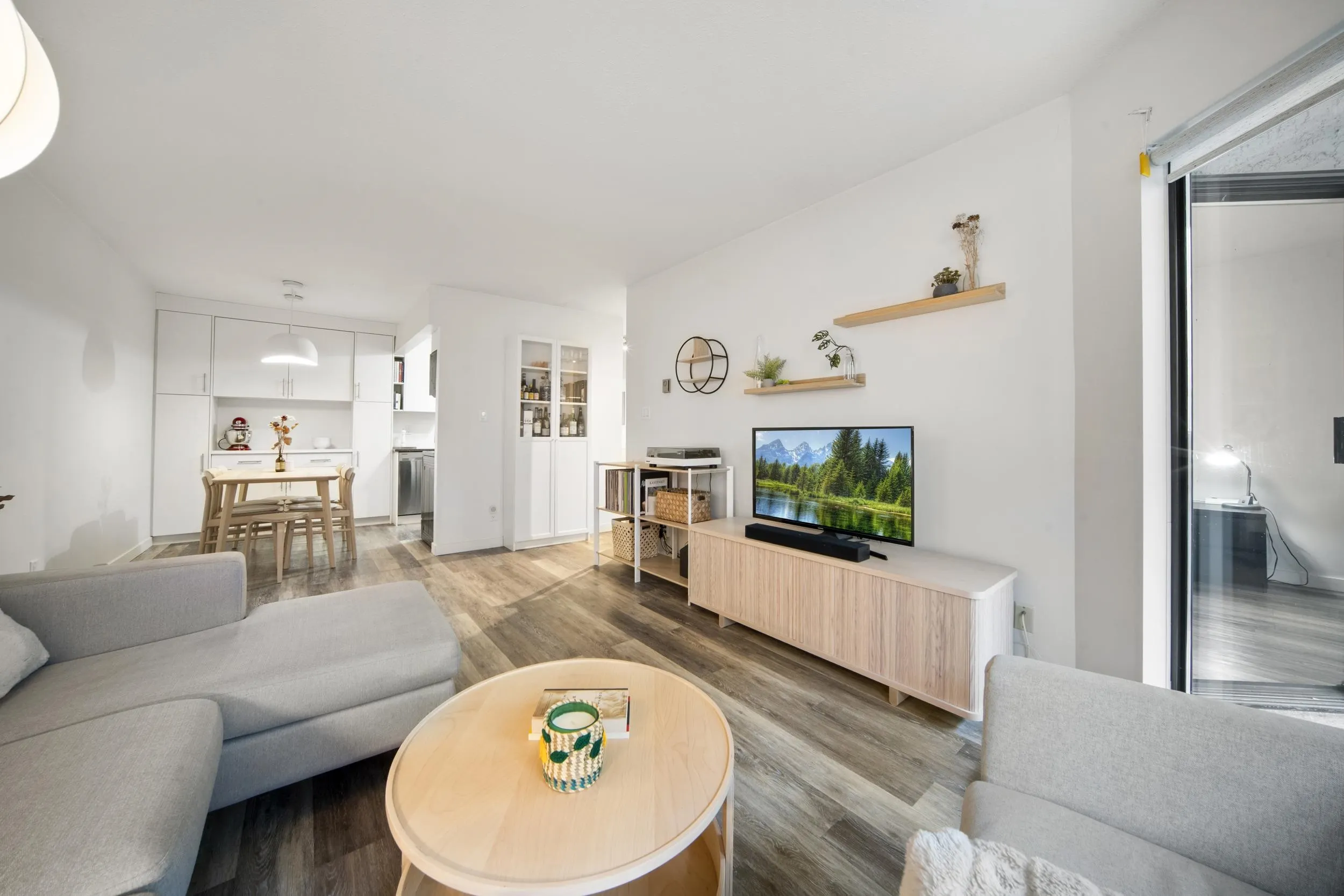 975 W 13th Avenue #209