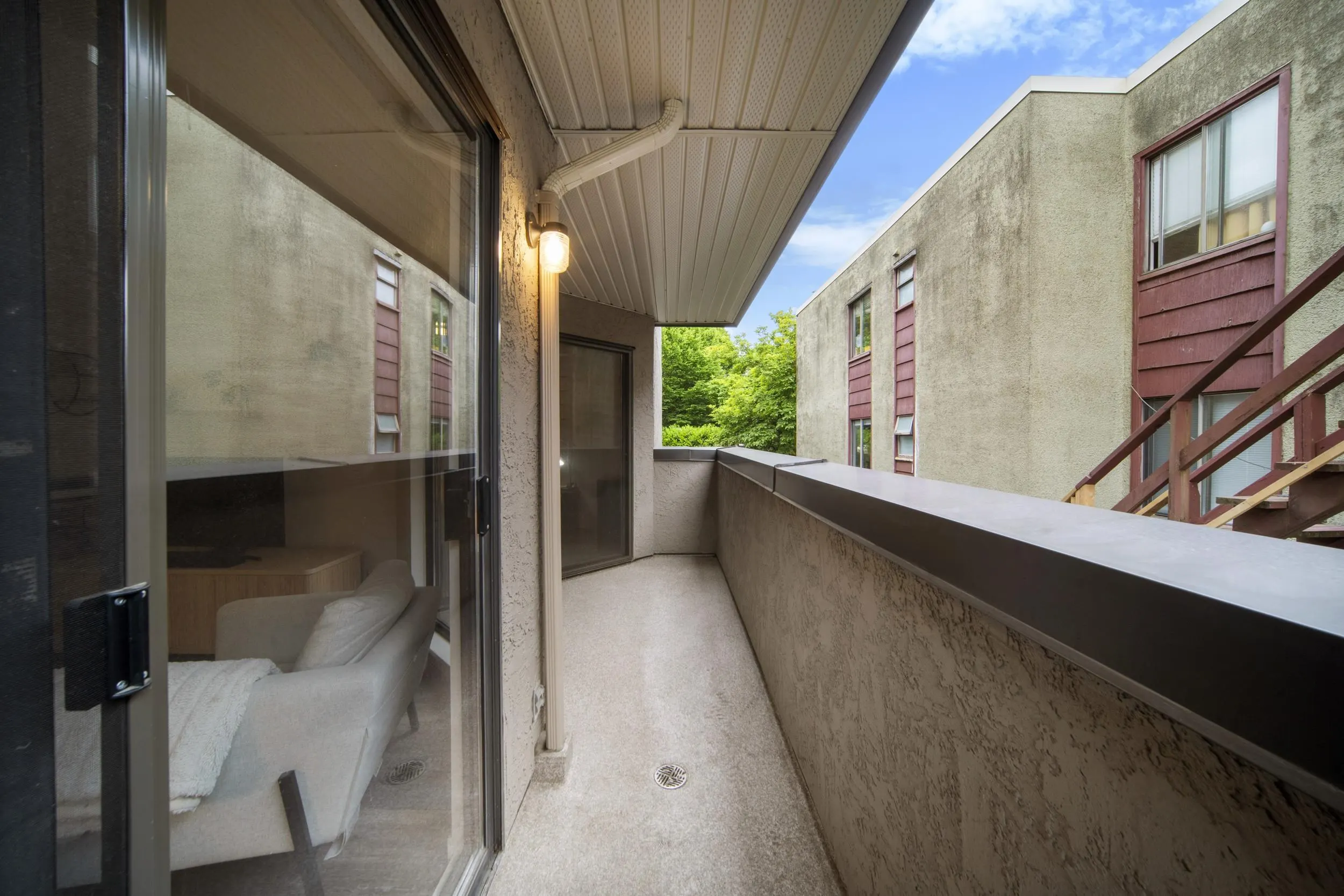 975 W 13th Avenue #209
