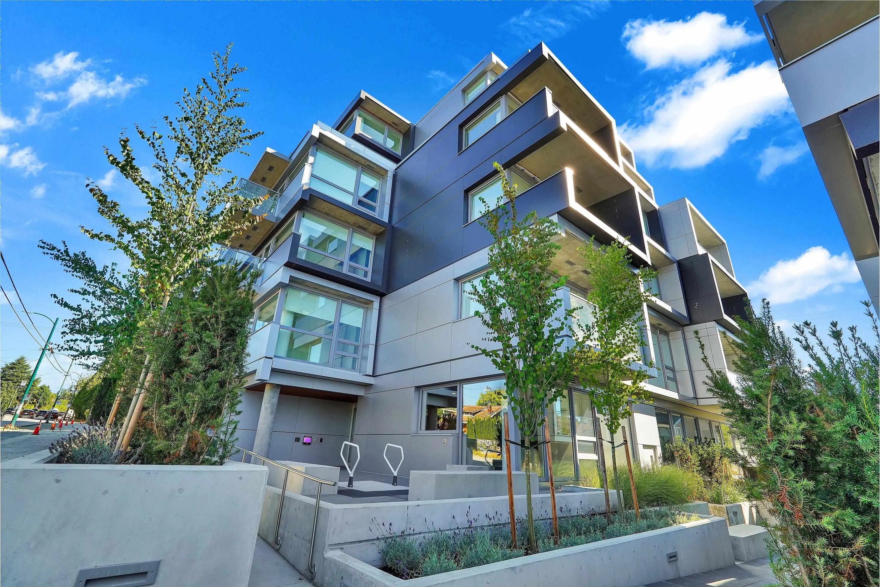 8080 Oak Street #604
