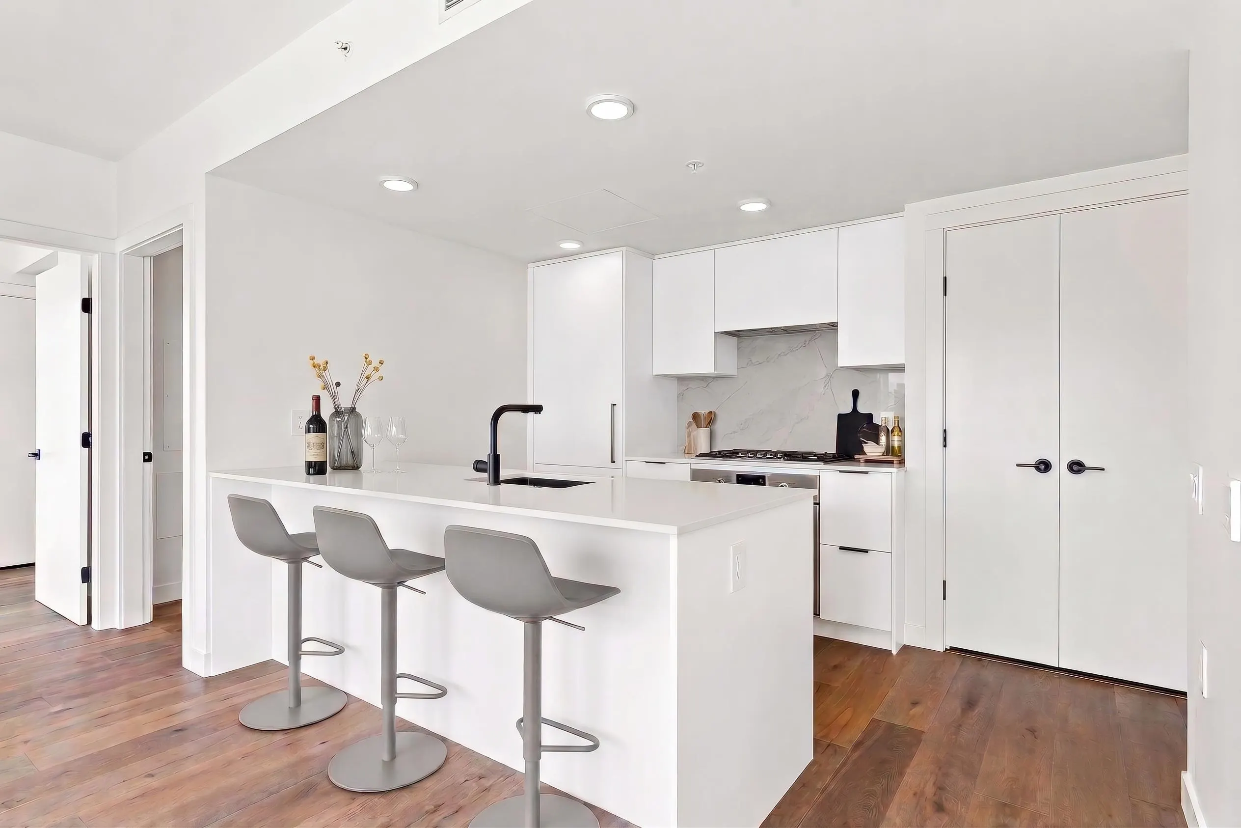 8080 Oak Street #604