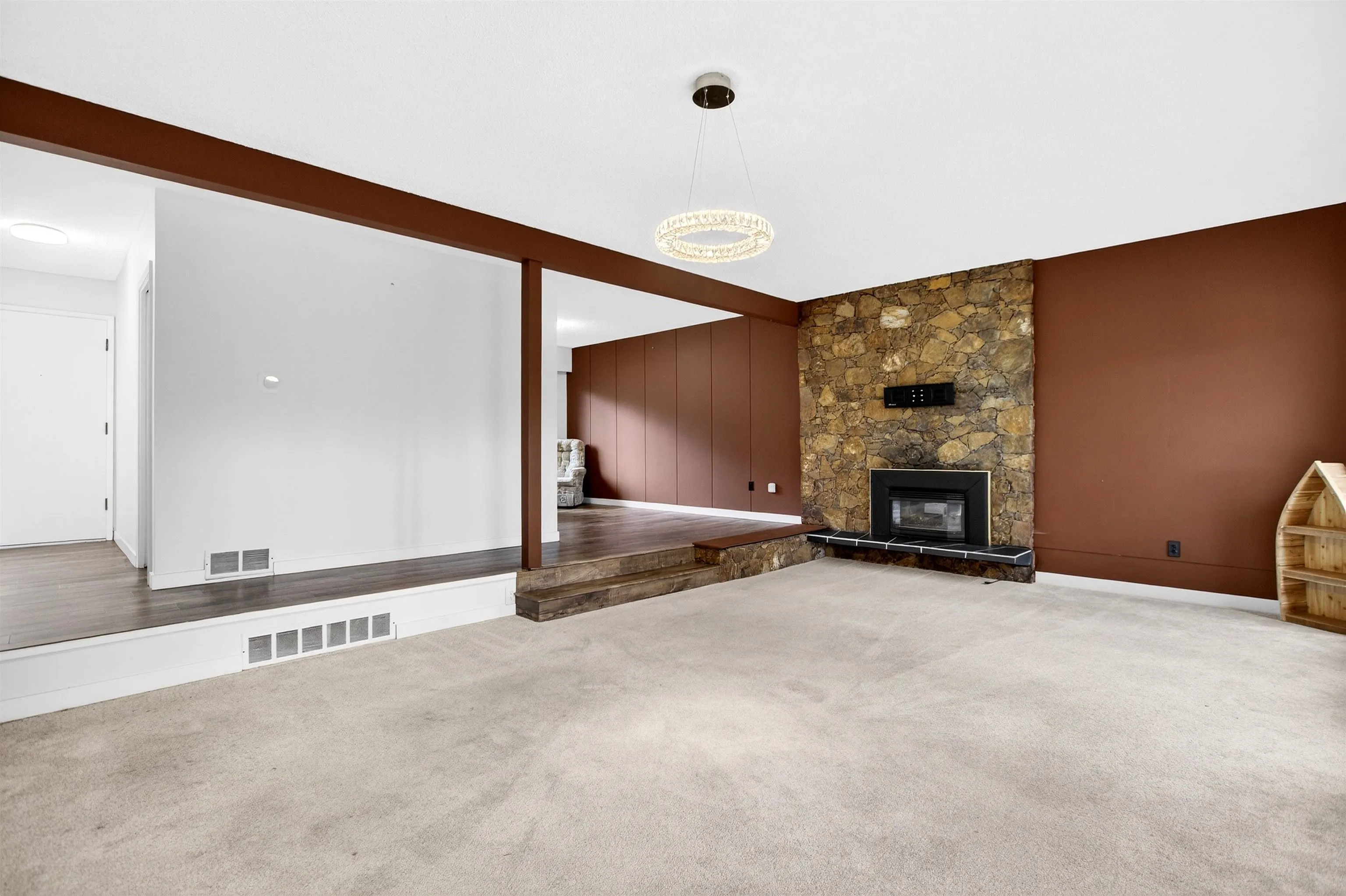 3362 Viewmount Drive