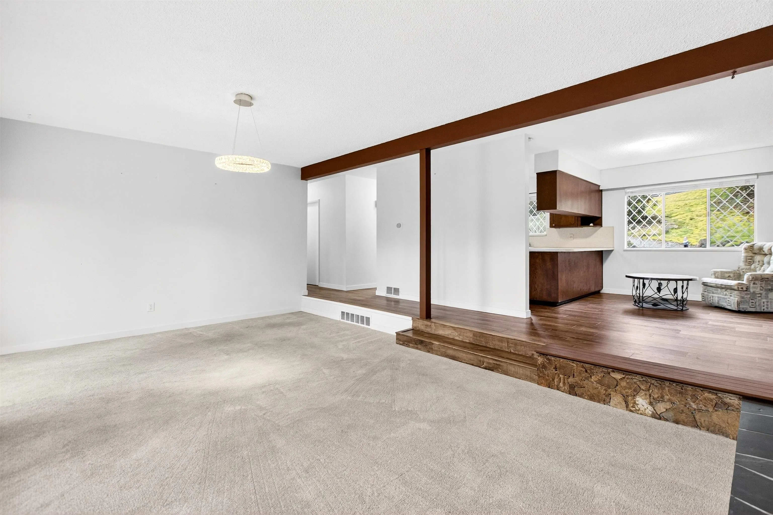 3362 Viewmount Drive