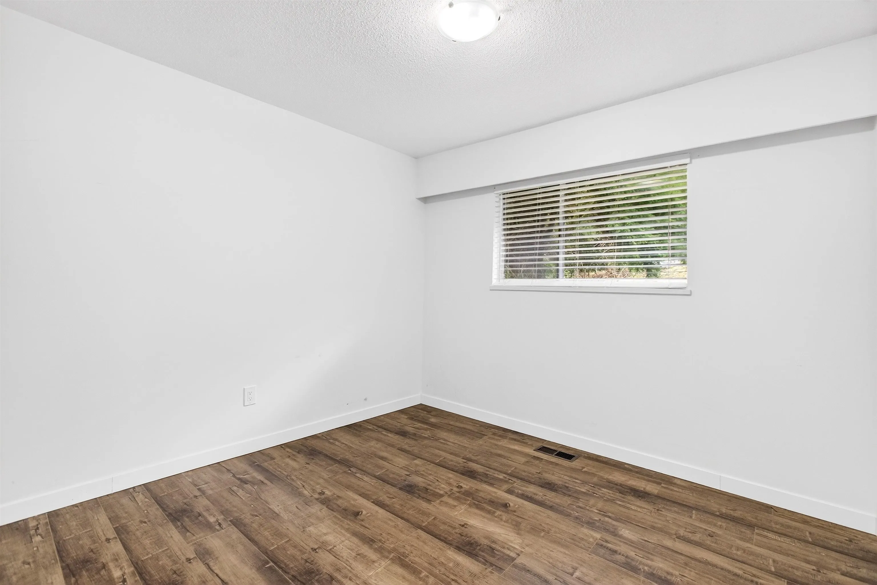 3362 Viewmount Drive