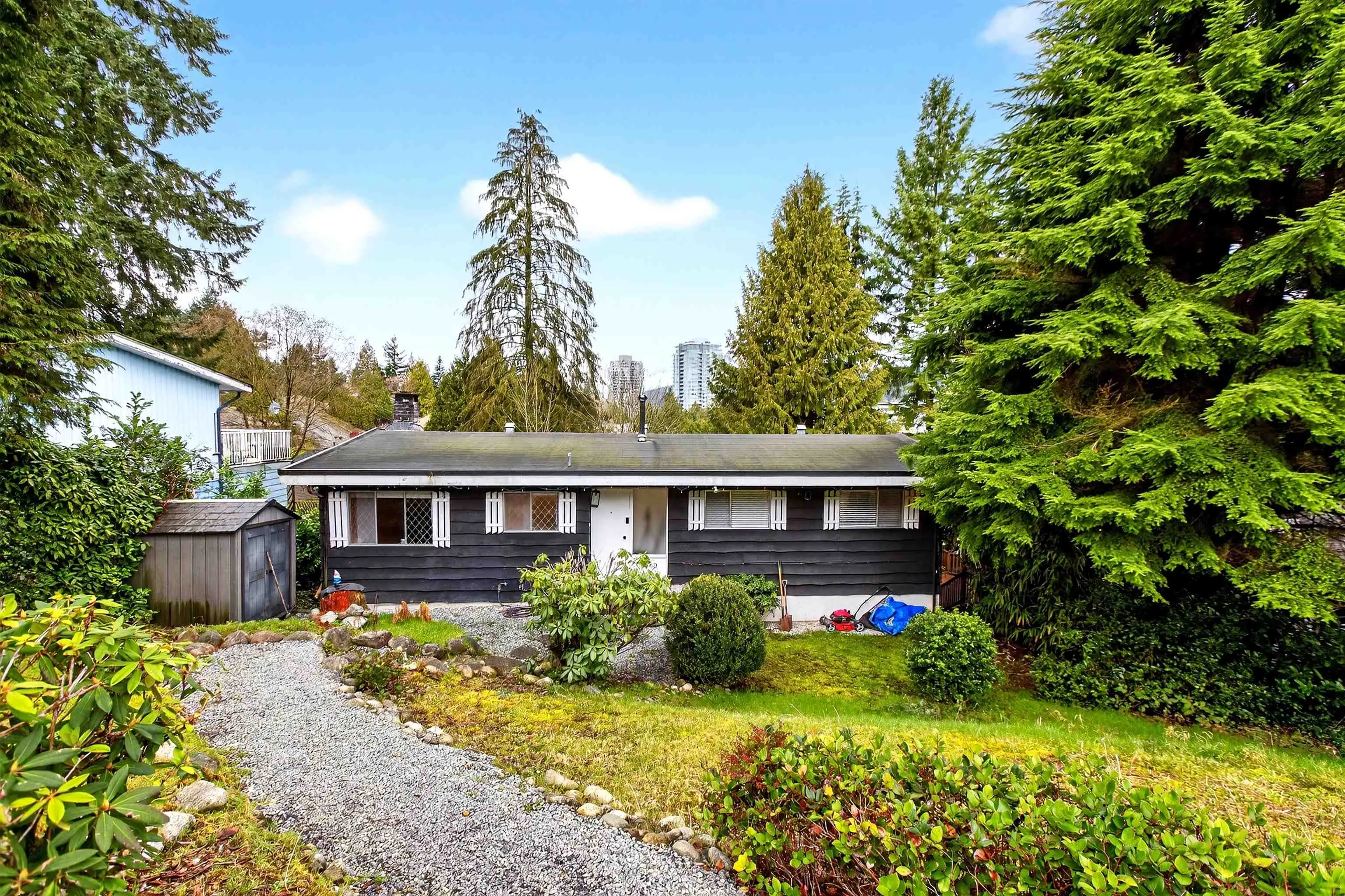 3362 Viewmount Drive