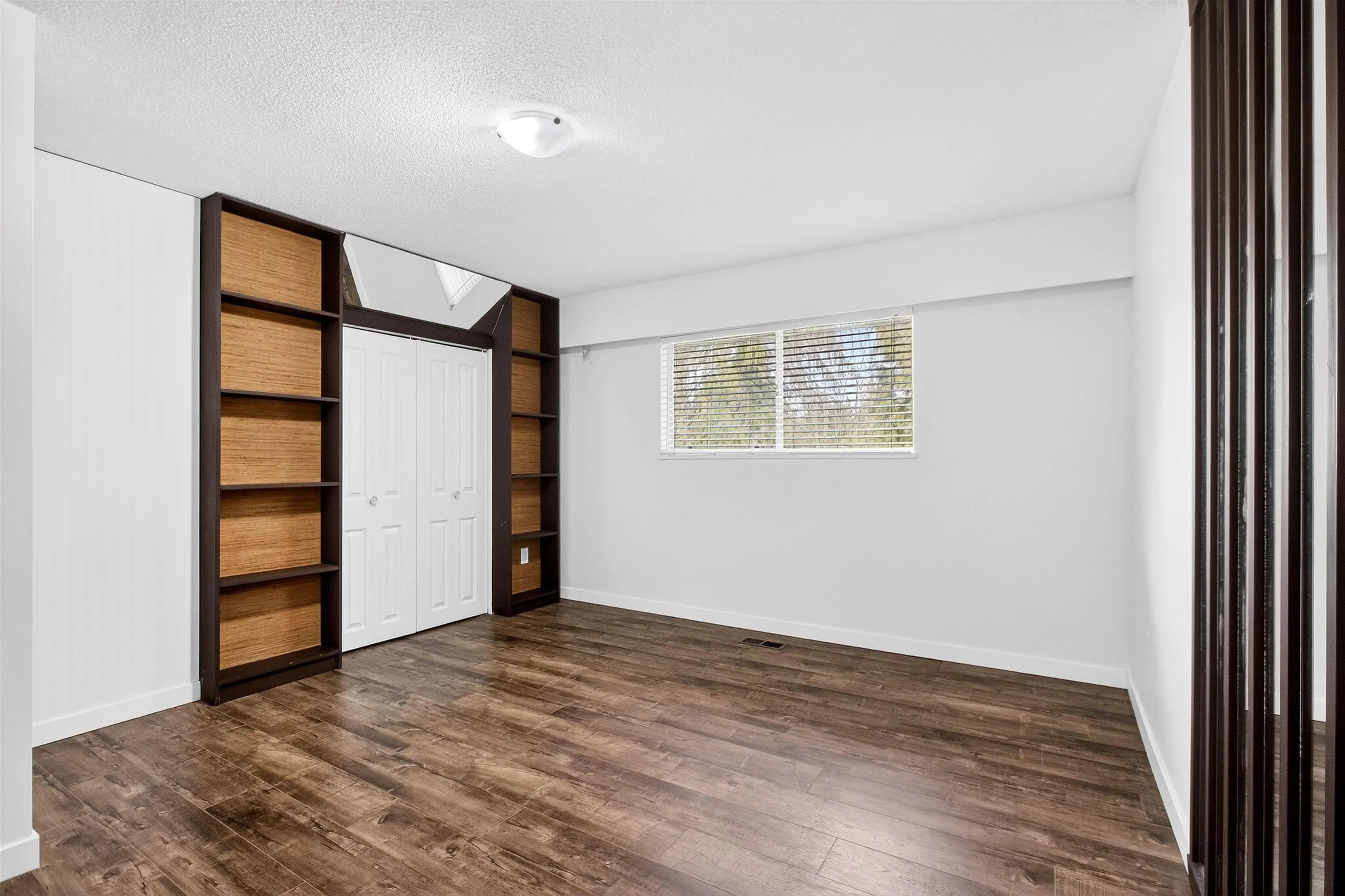3362 Viewmount Drive