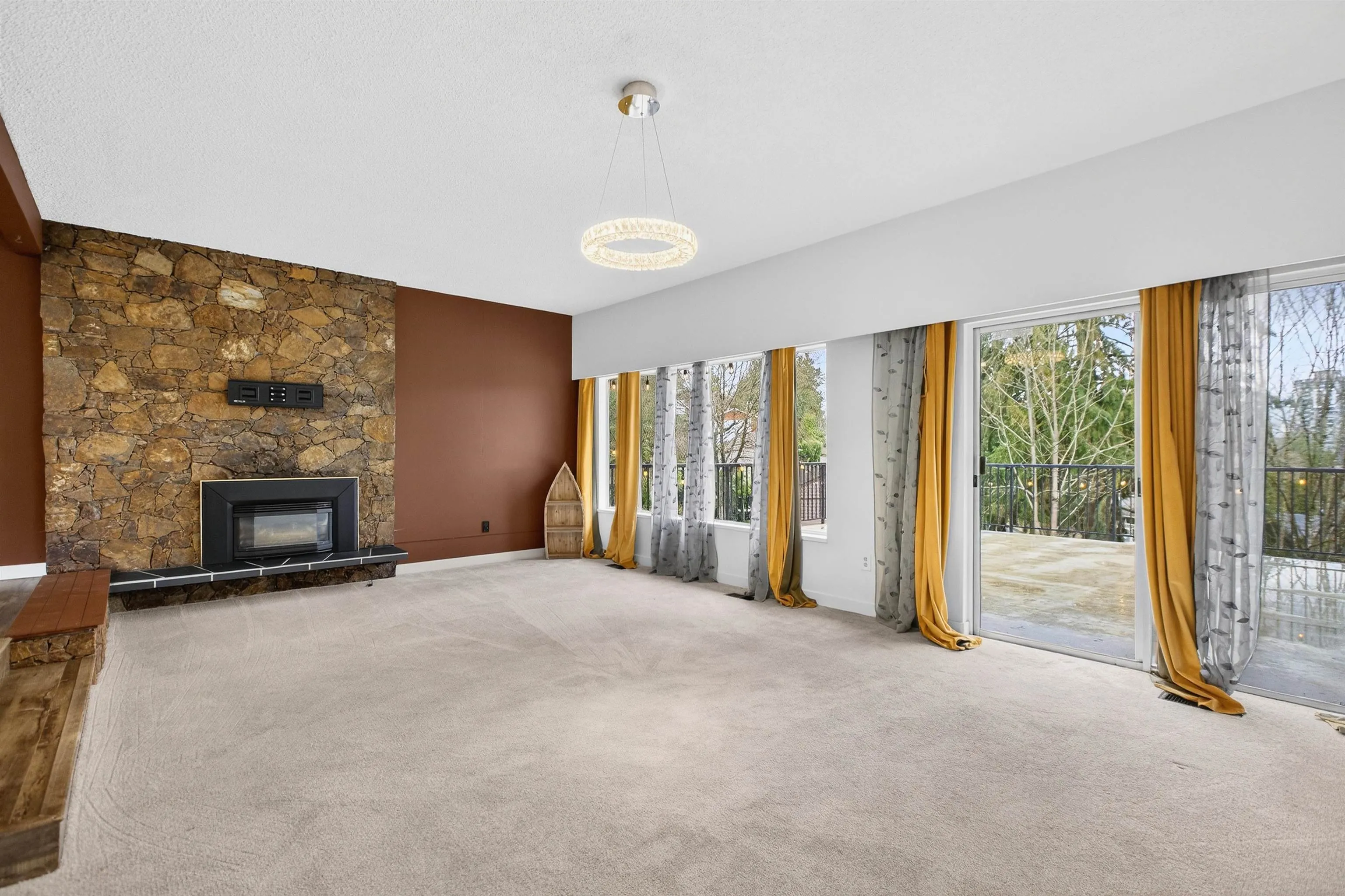 3362 Viewmount Drive