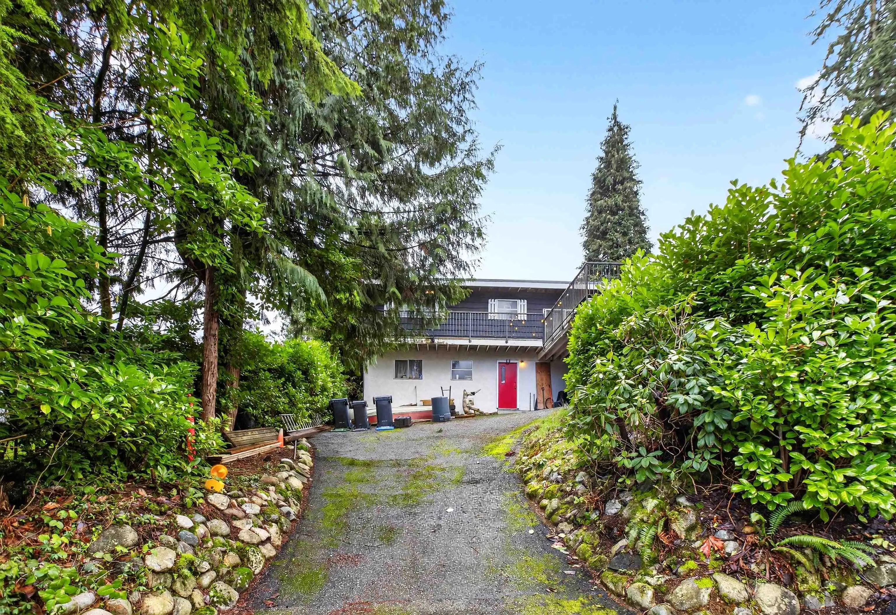 3362 Viewmount Drive