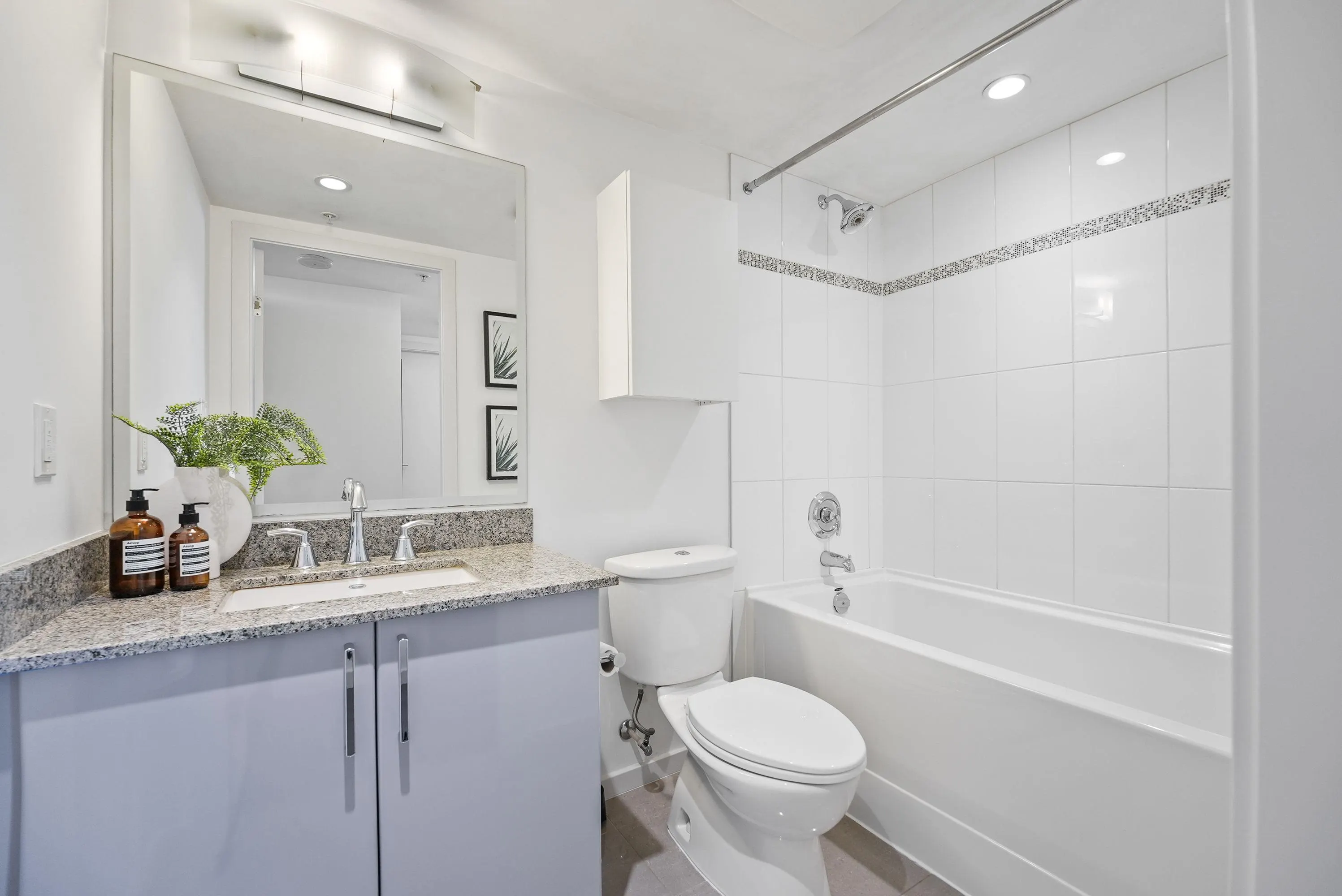 89 W 2nd Avenue #503