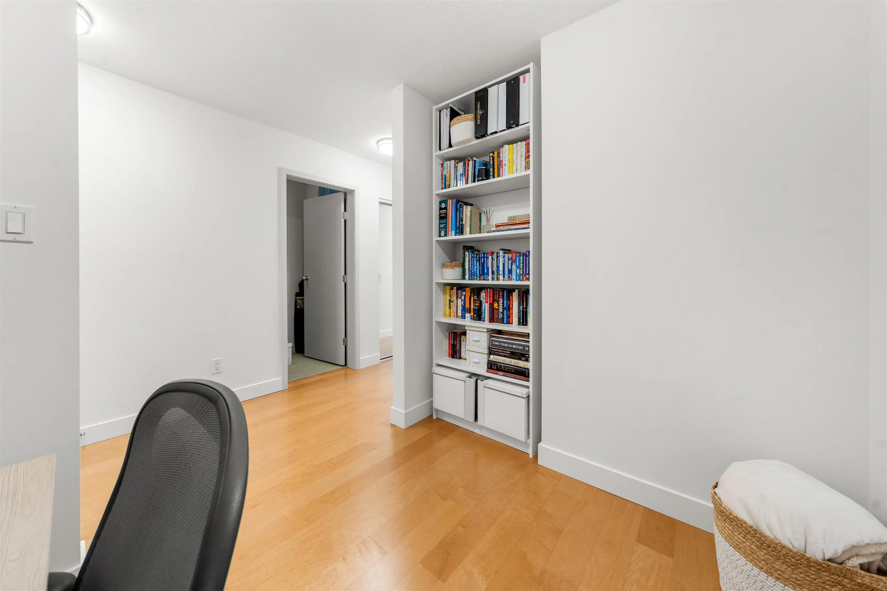 1408 Strathmore Mews #2002