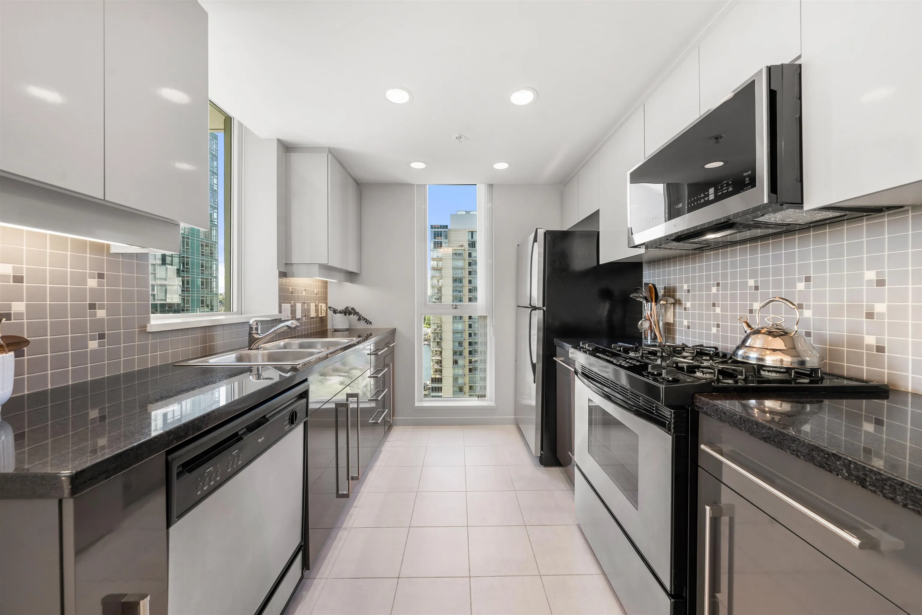 1408 Strathmore Mews #2002