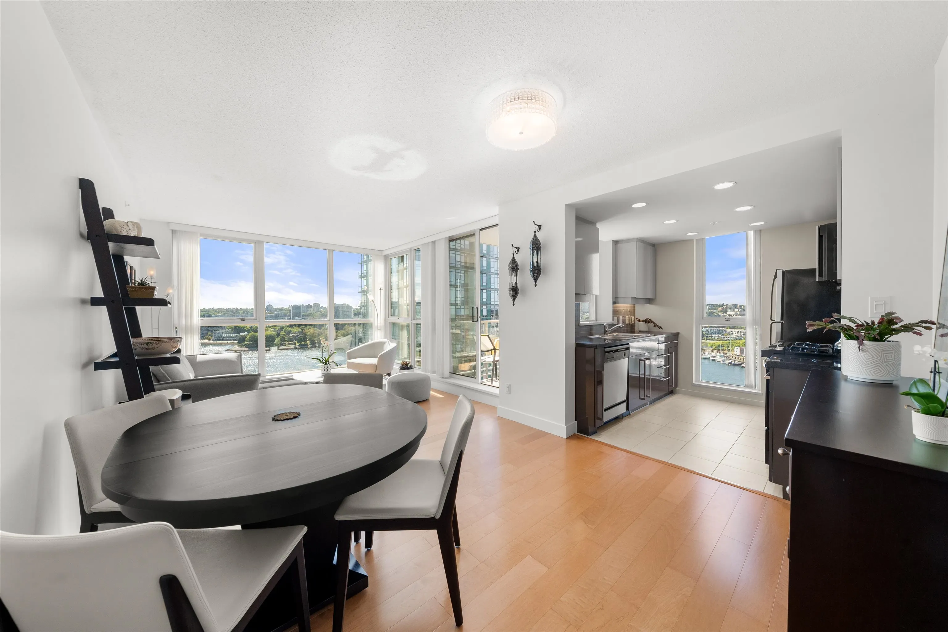 1408 Strathmore Mews #2002