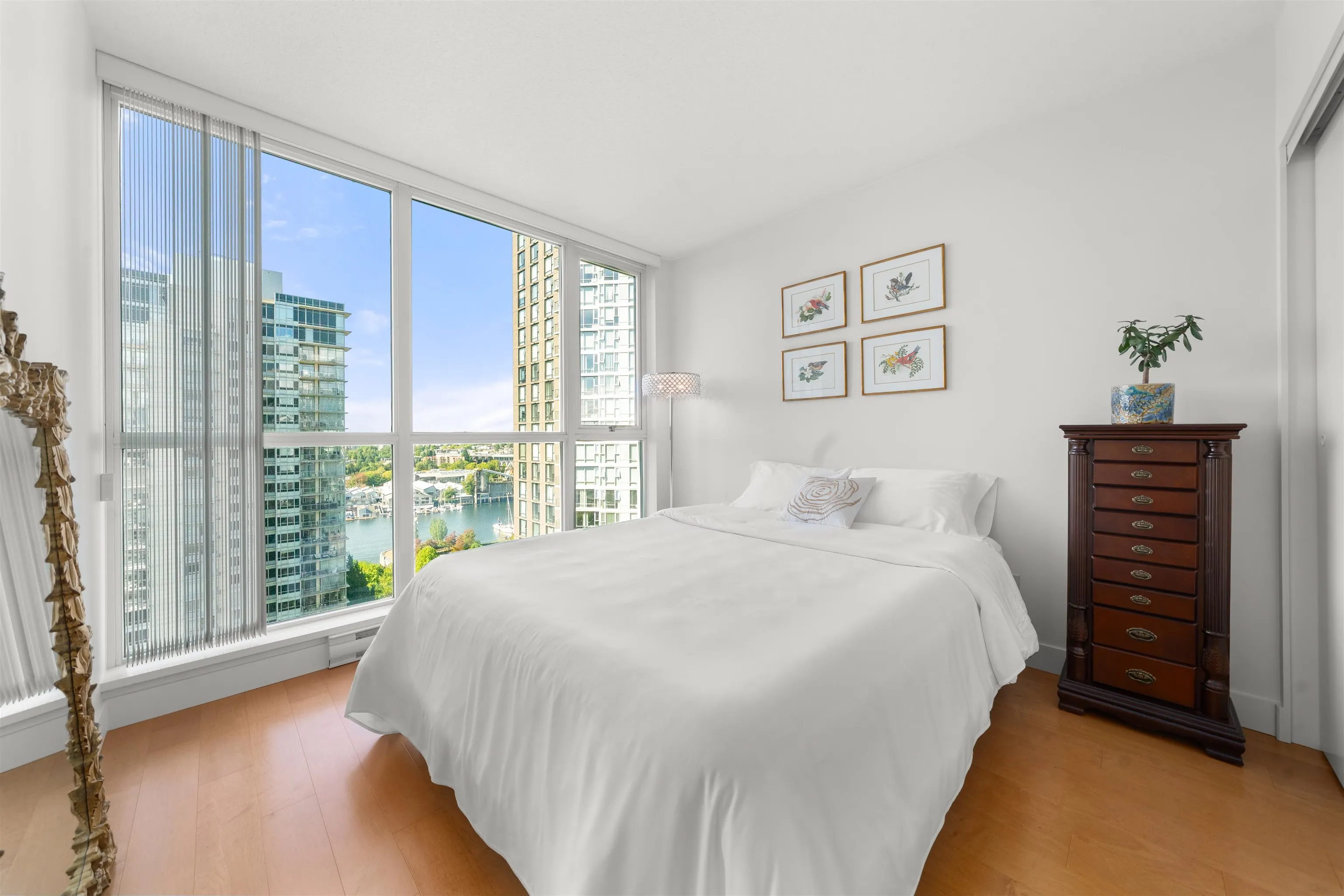 1408 Strathmore Mews #2002