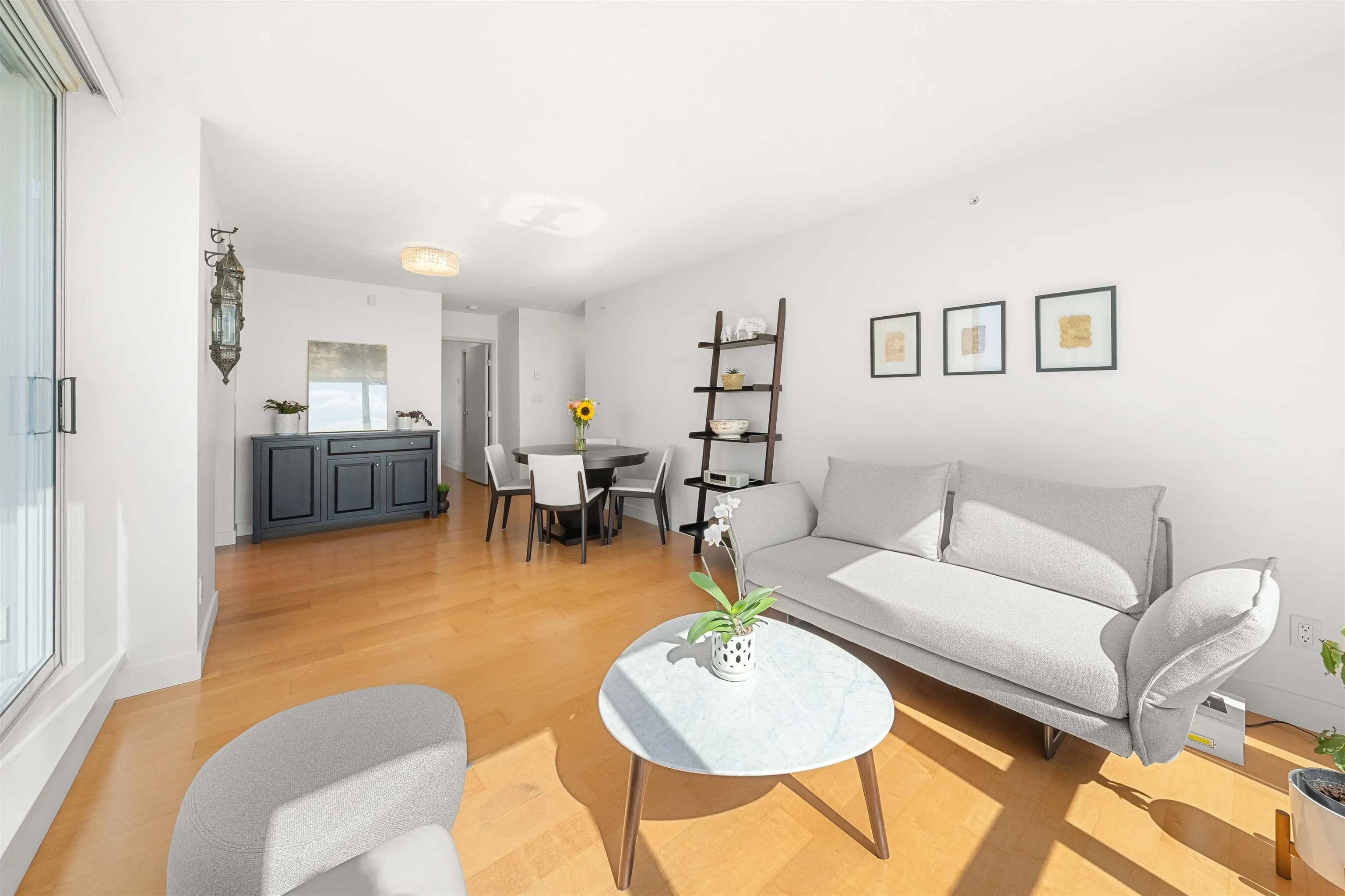 1408 Strathmore Mews #2002