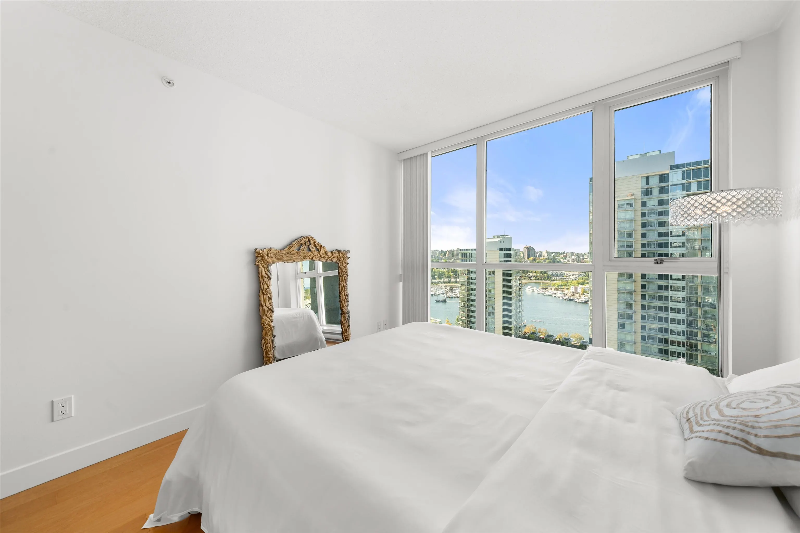 1408 Strathmore Mews #2002