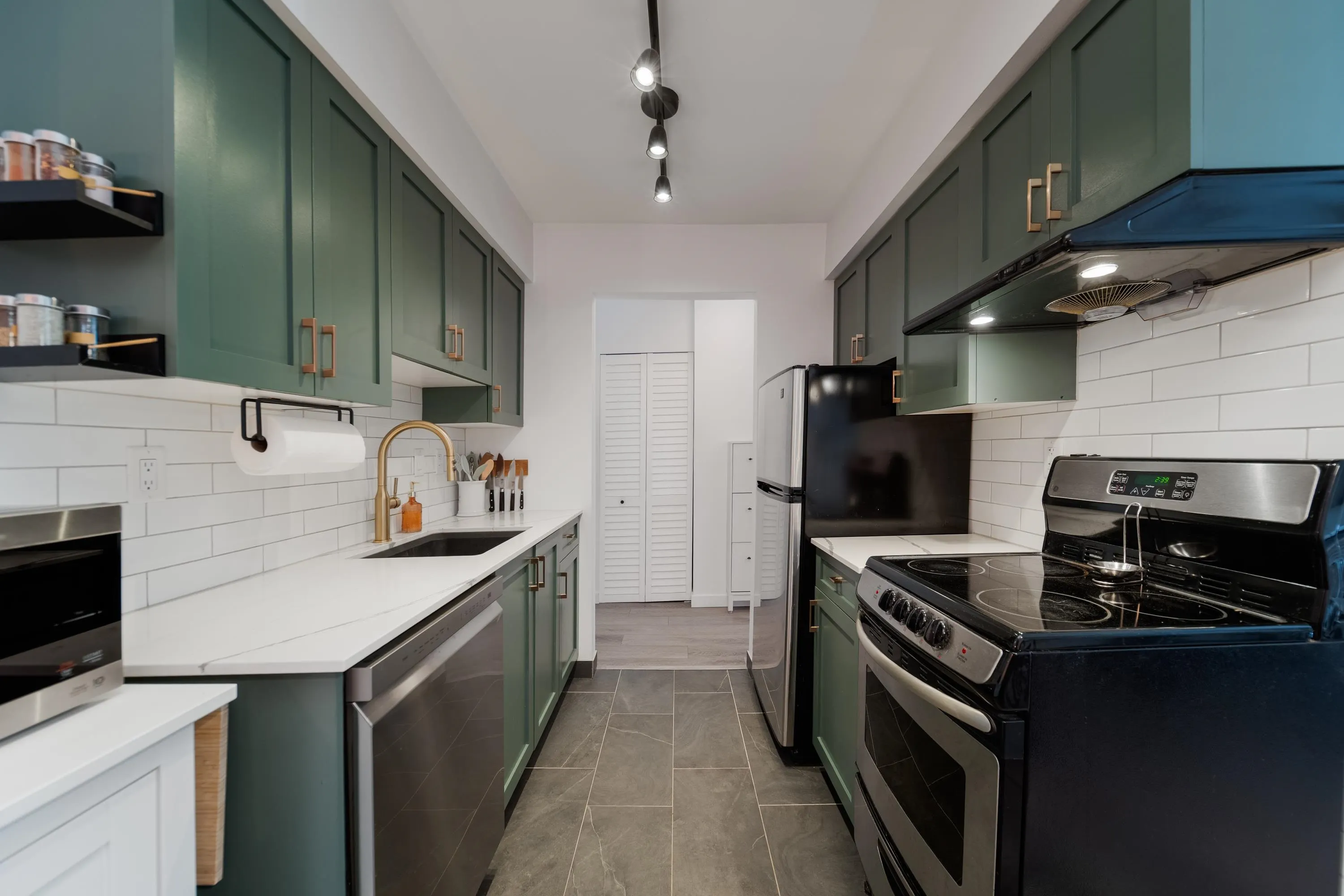 1169 Nelson Street #403