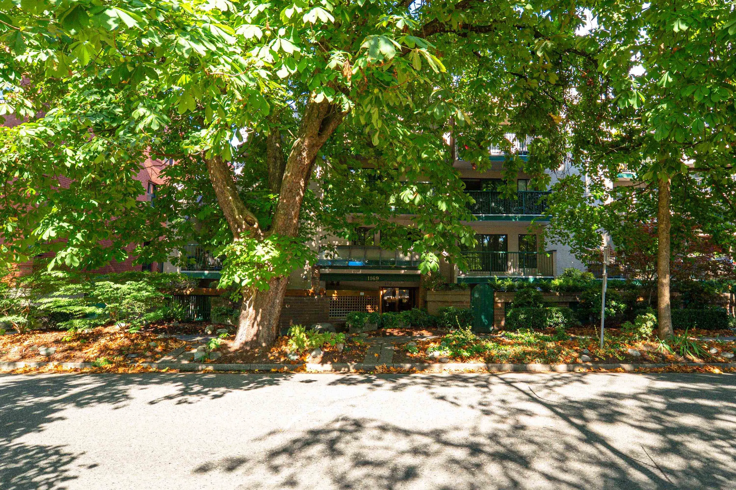 1169 Nelson Street #403
