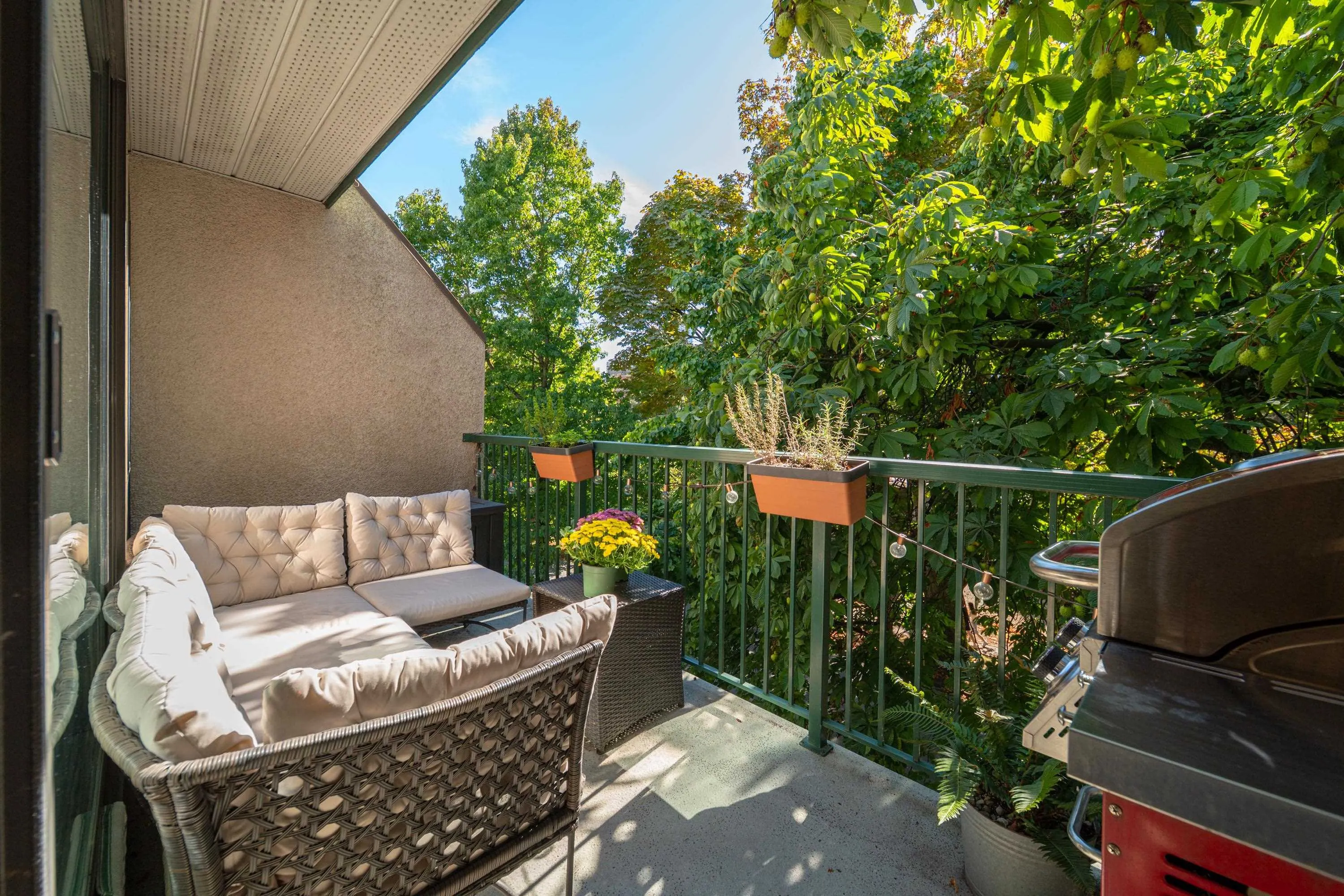 1169 Nelson Street #403