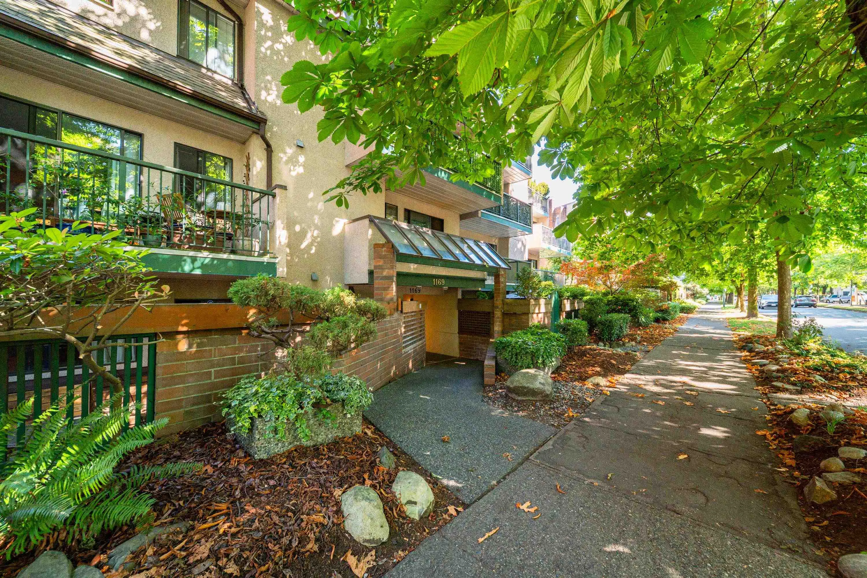 1169 Nelson Street #403
