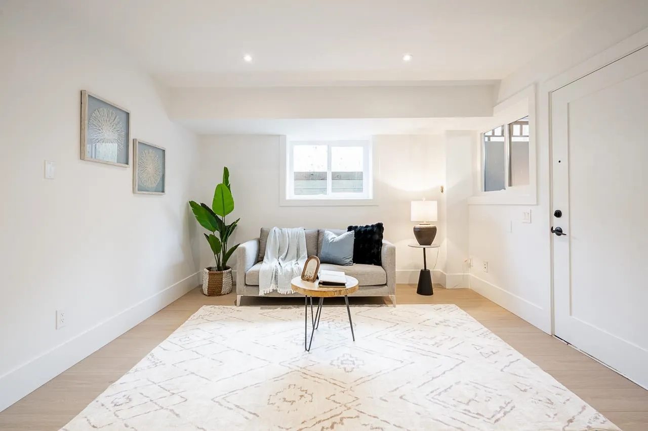 13711 16 Avenue #101