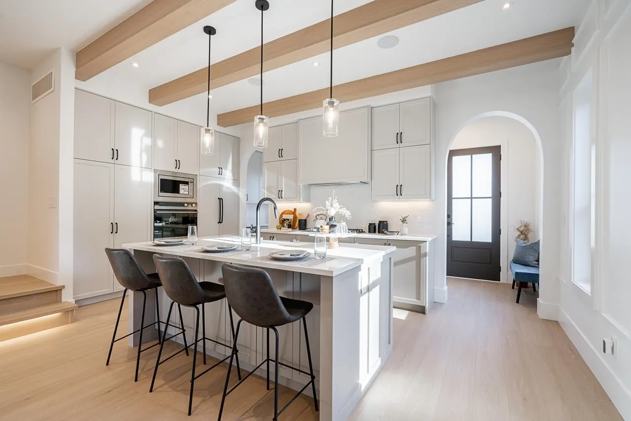 13711 16 Avenue #101