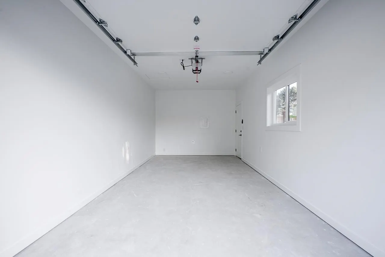 13711 16 Avenue #101