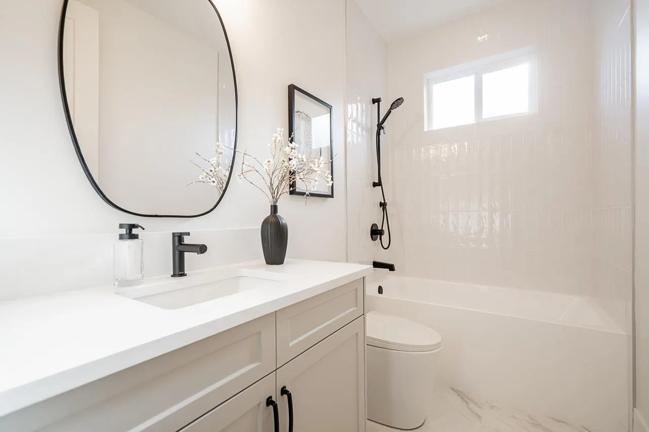 13711 16 Avenue #101