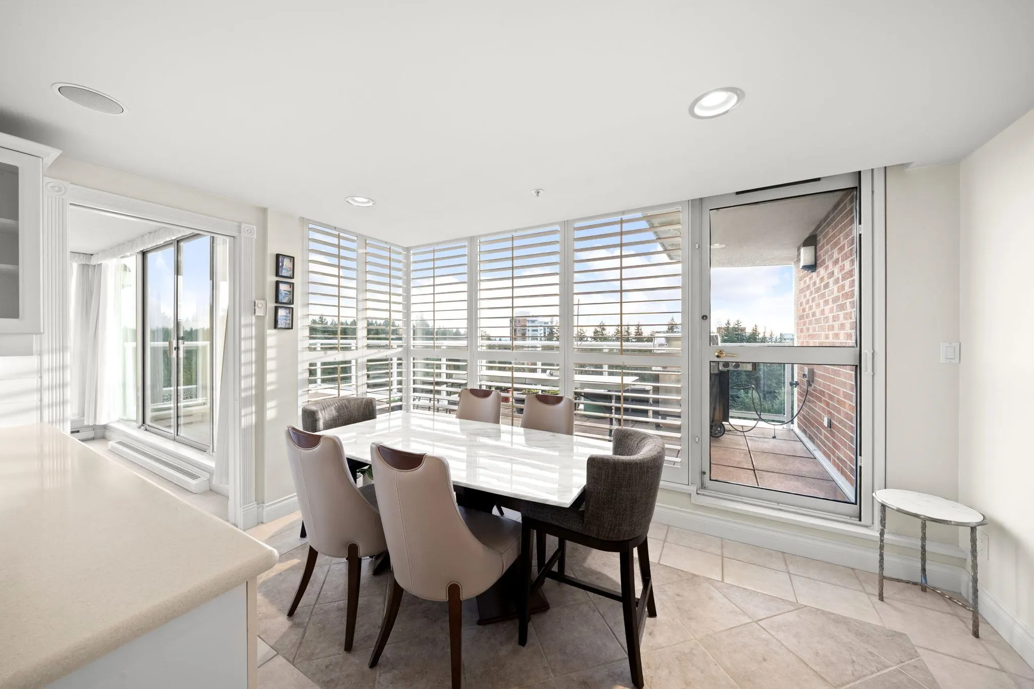 5615 Hampton Place #1700