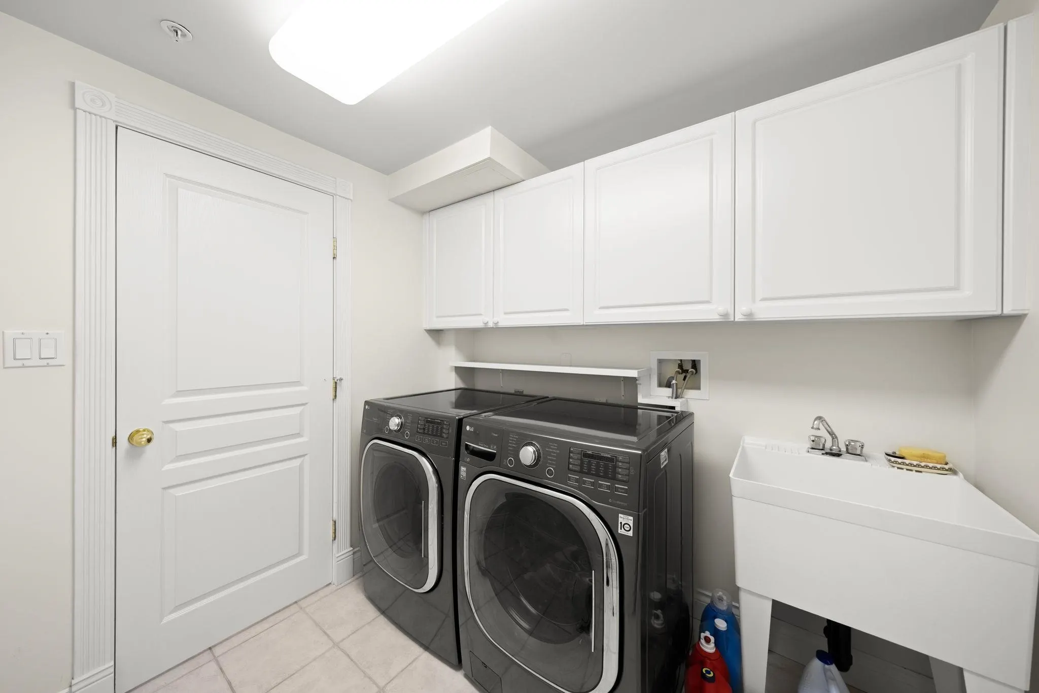 5615 Hampton Place #1700