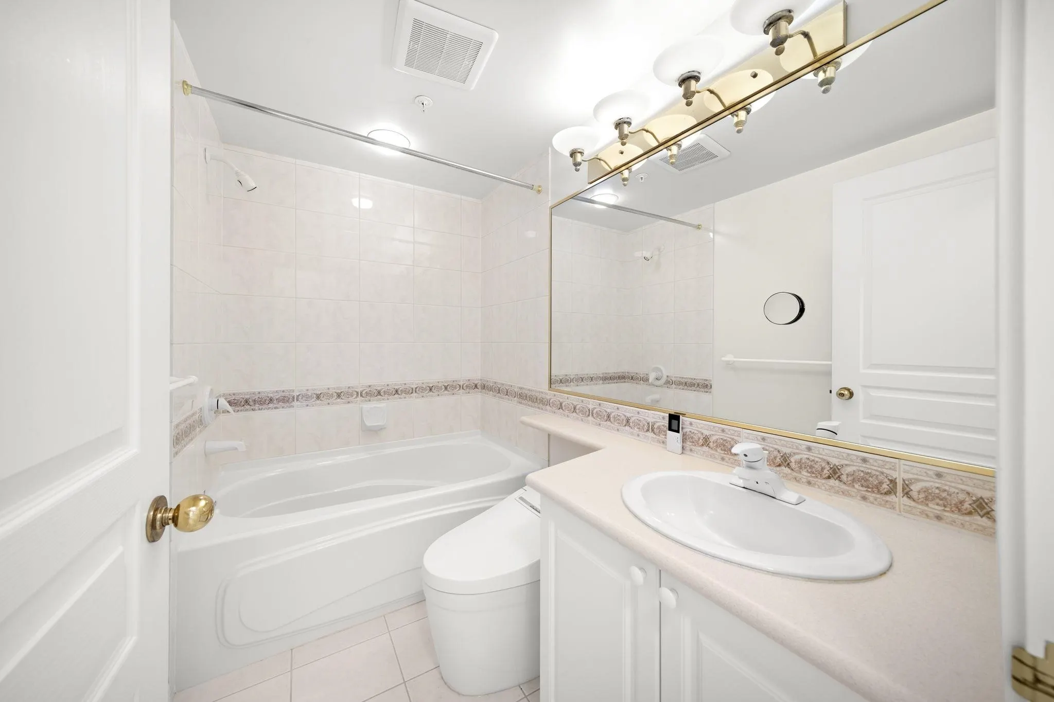 5615 Hampton Place #1700