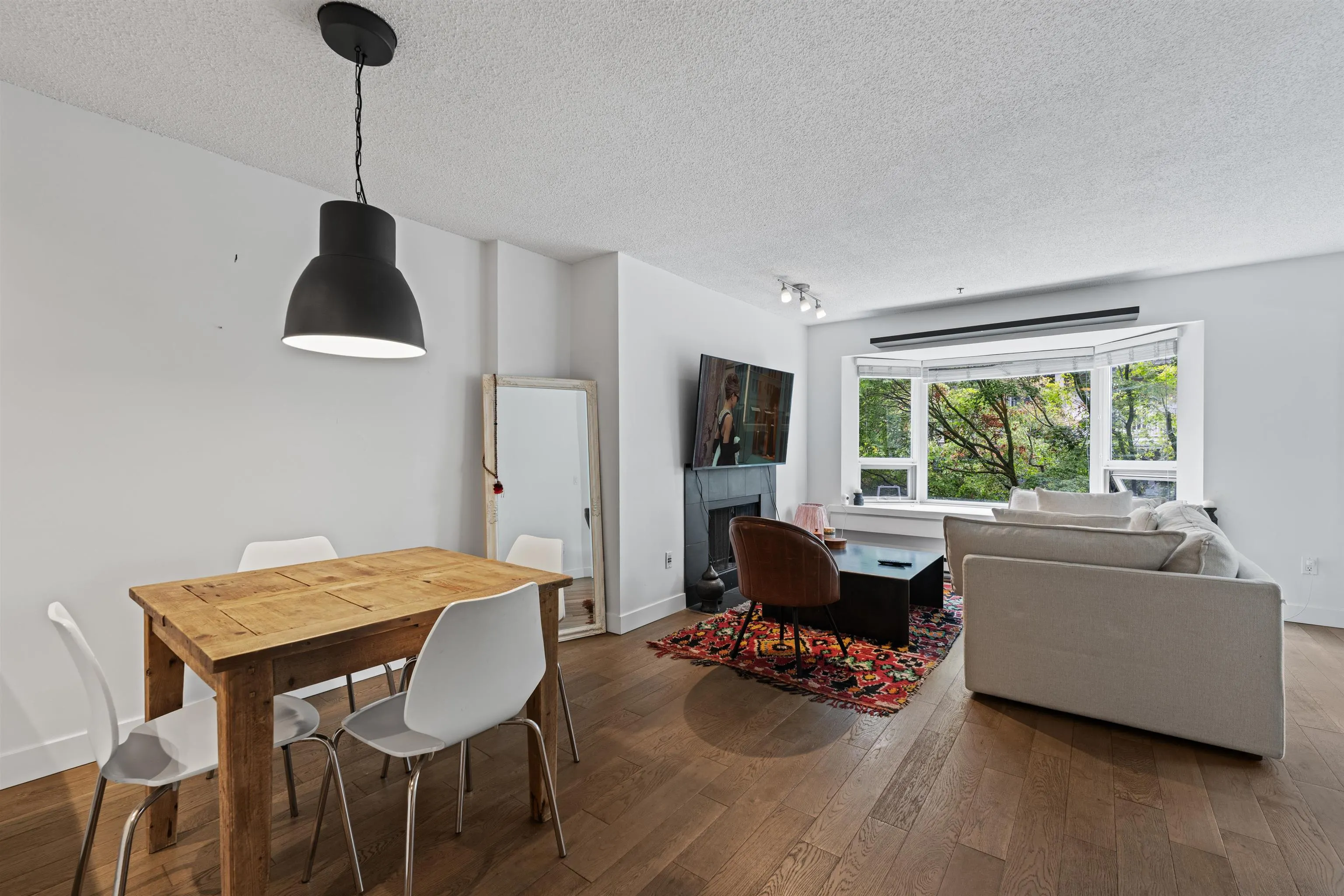 1925 W 2nd Avenue #304