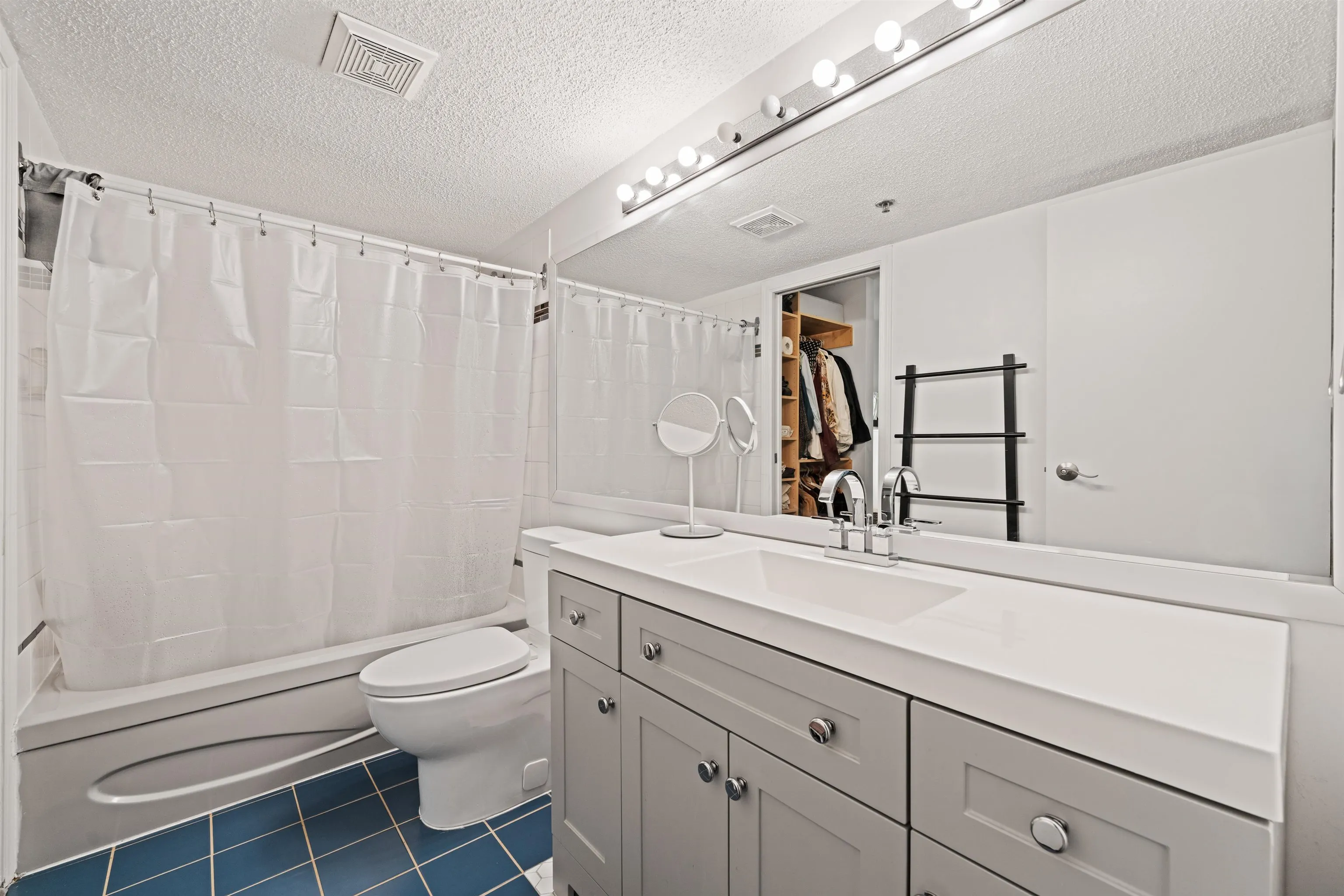 1925 W 2nd Avenue #304