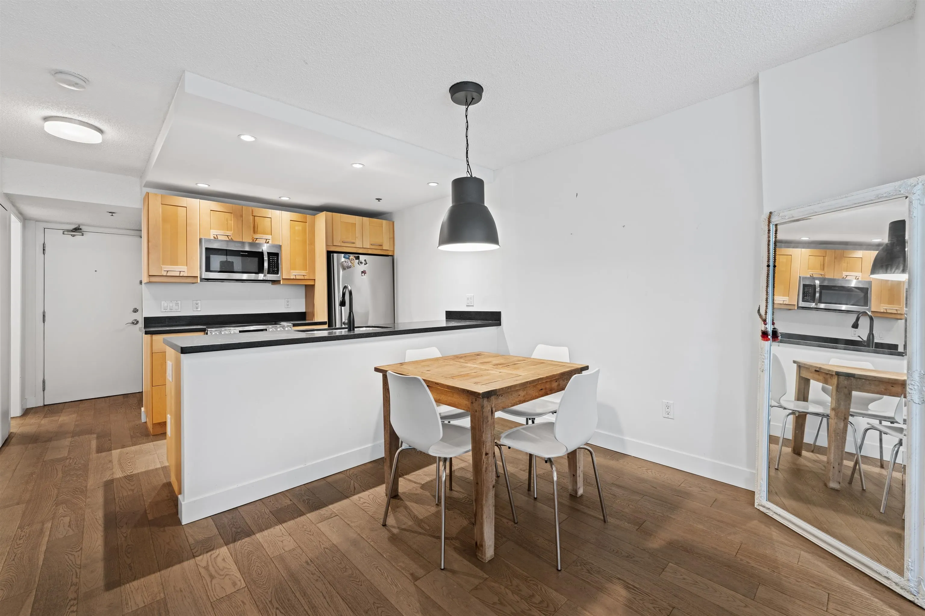 1925 W 2nd Avenue #304
