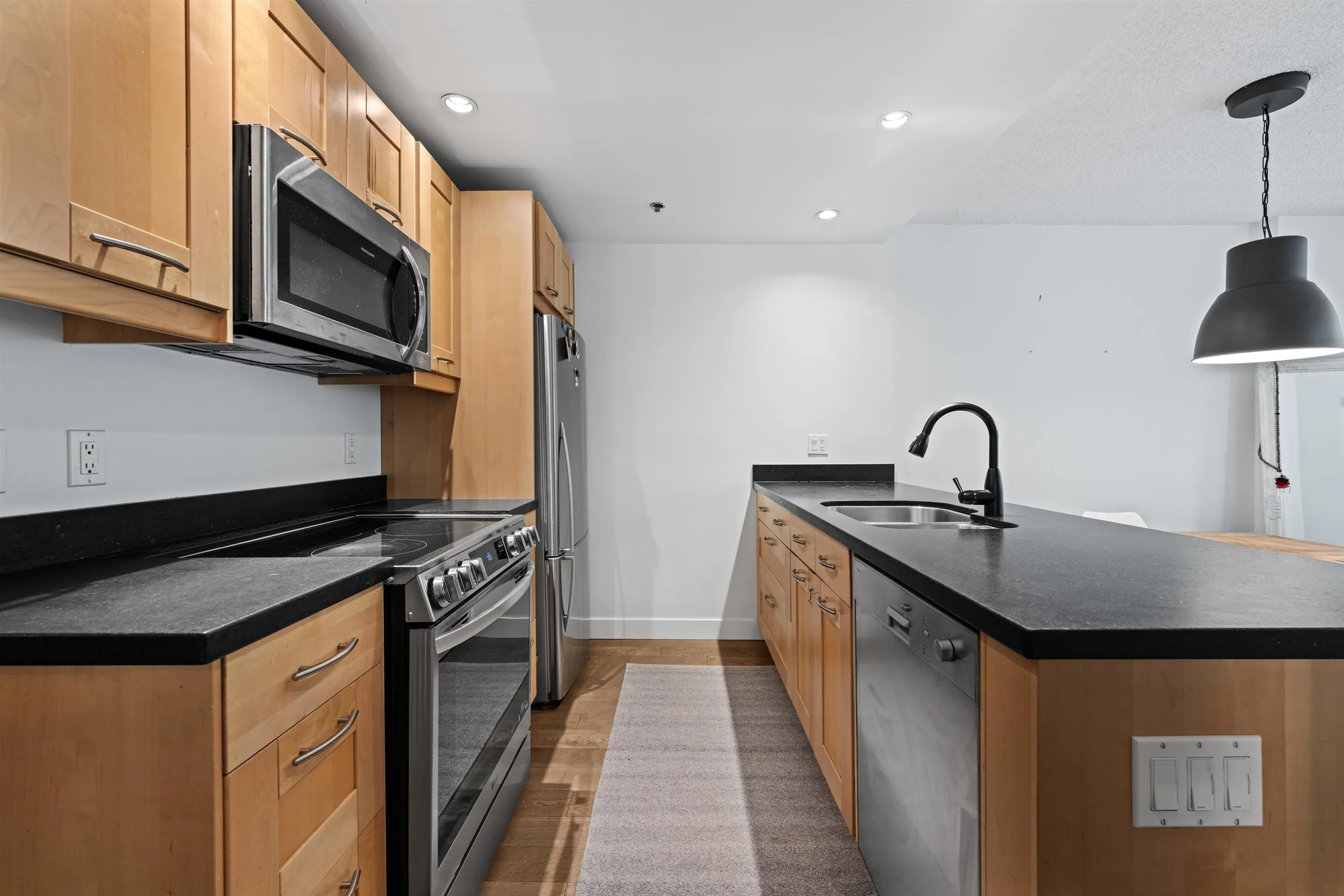 1925 W 2nd Avenue #304