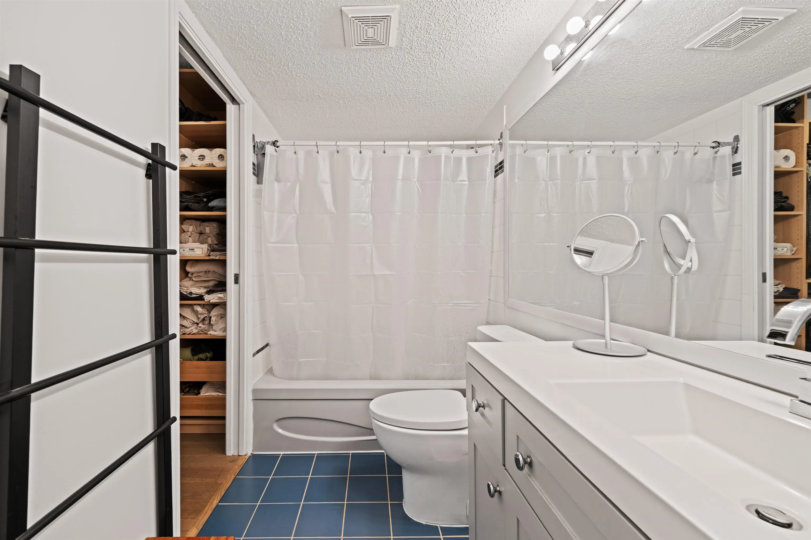 1925 W 2nd Avenue #304