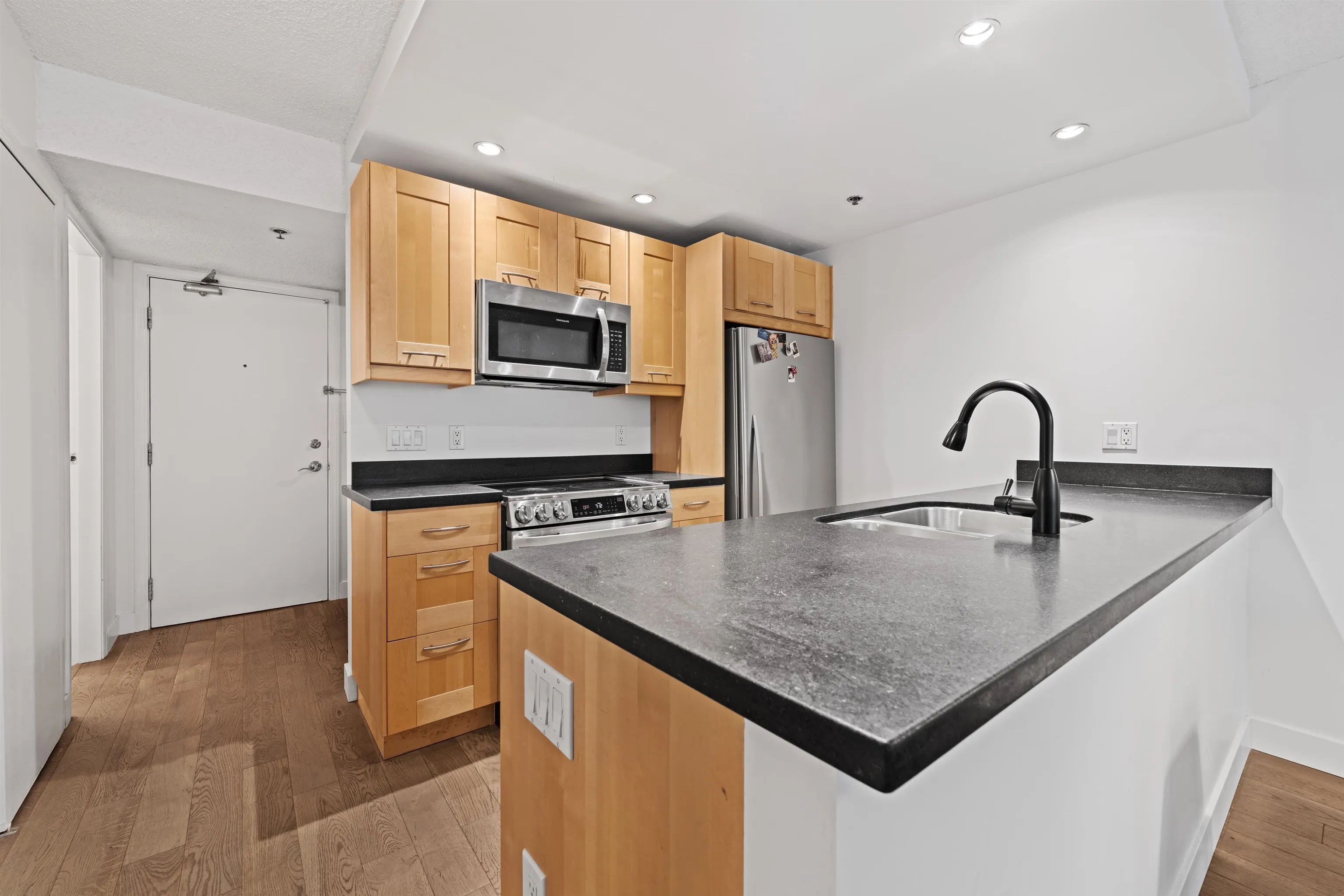 1925 W 2nd Avenue #304